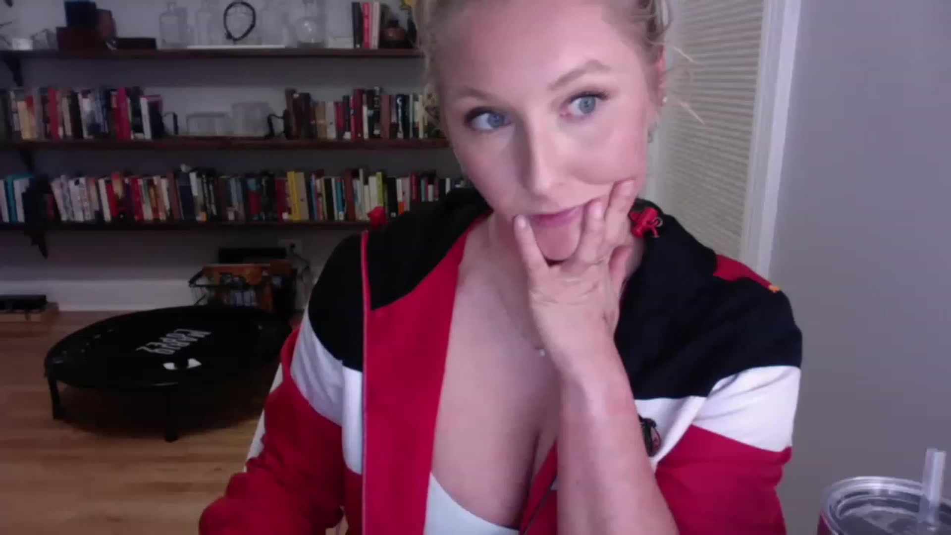 Gallery image thumbnail from BendyBlonde1's myfreecams stream on, 01/05/2023, 06:22 image 1 of 20