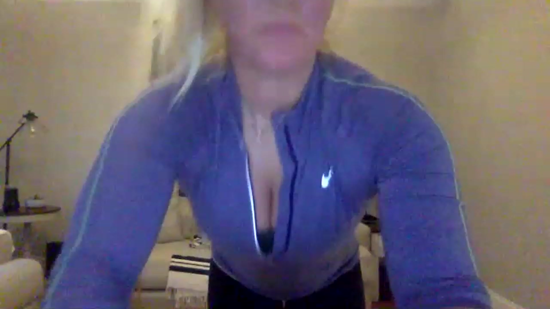 Gallery image thumbnail from BendyBlonde1's myfreecams stream on, 01/06/2023, 24:04 image 6 of 20