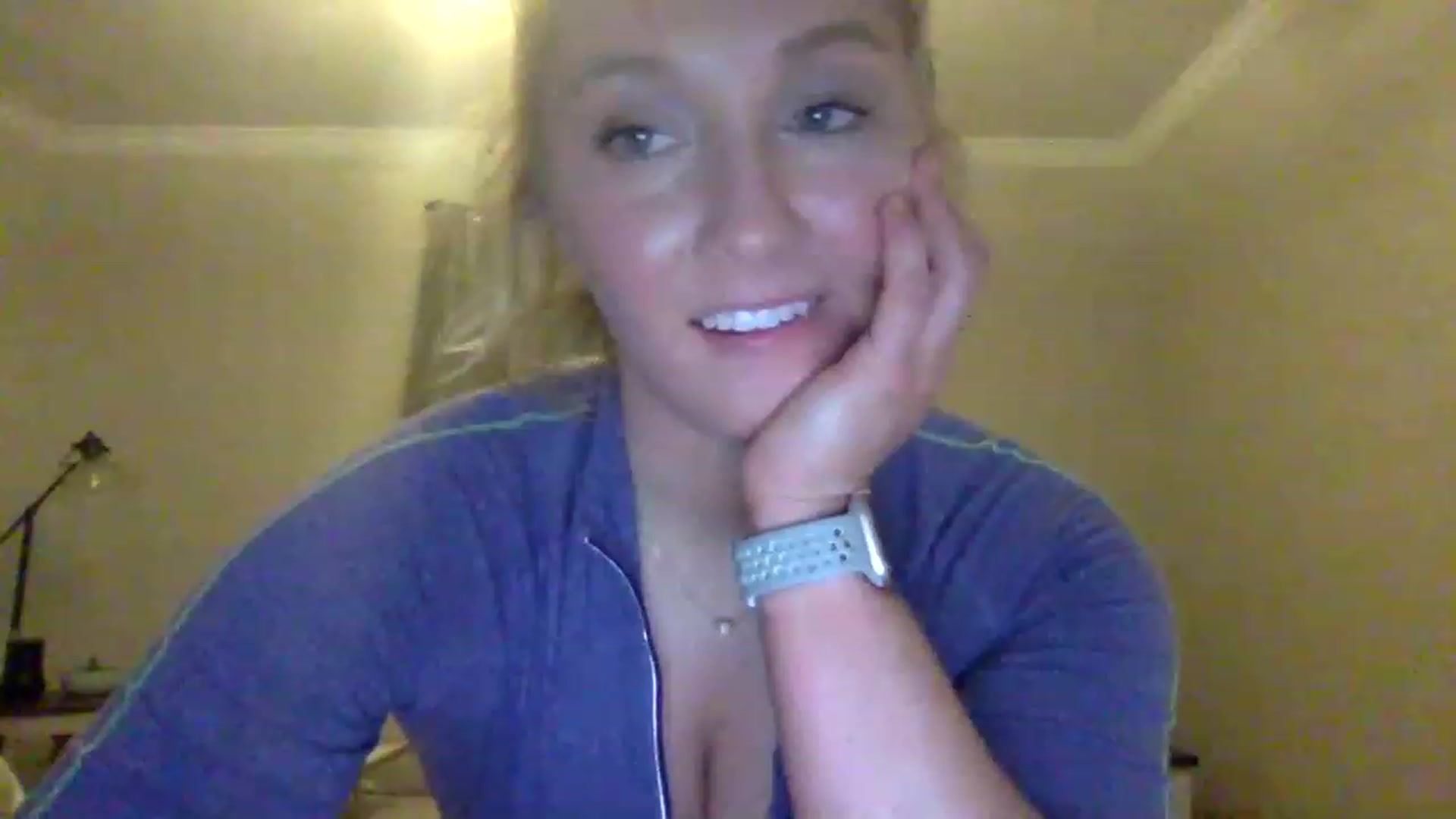 Gallery image thumbnail from BendyBlonde1's myfreecams stream on, 01/06/2023, 24:04 image 17 of 20