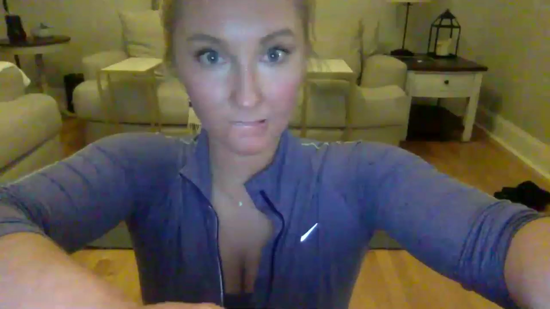 Gallery image thumbnail from BendyBlonde1's myfreecams stream on, 01/06/2023, 24:04 image 18 of 20