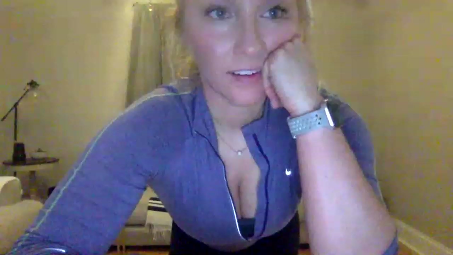 Gallery image thumbnail from BendyBlonde1's myfreecams stream on, 01/06/2023, 24:04 image 8 of 20