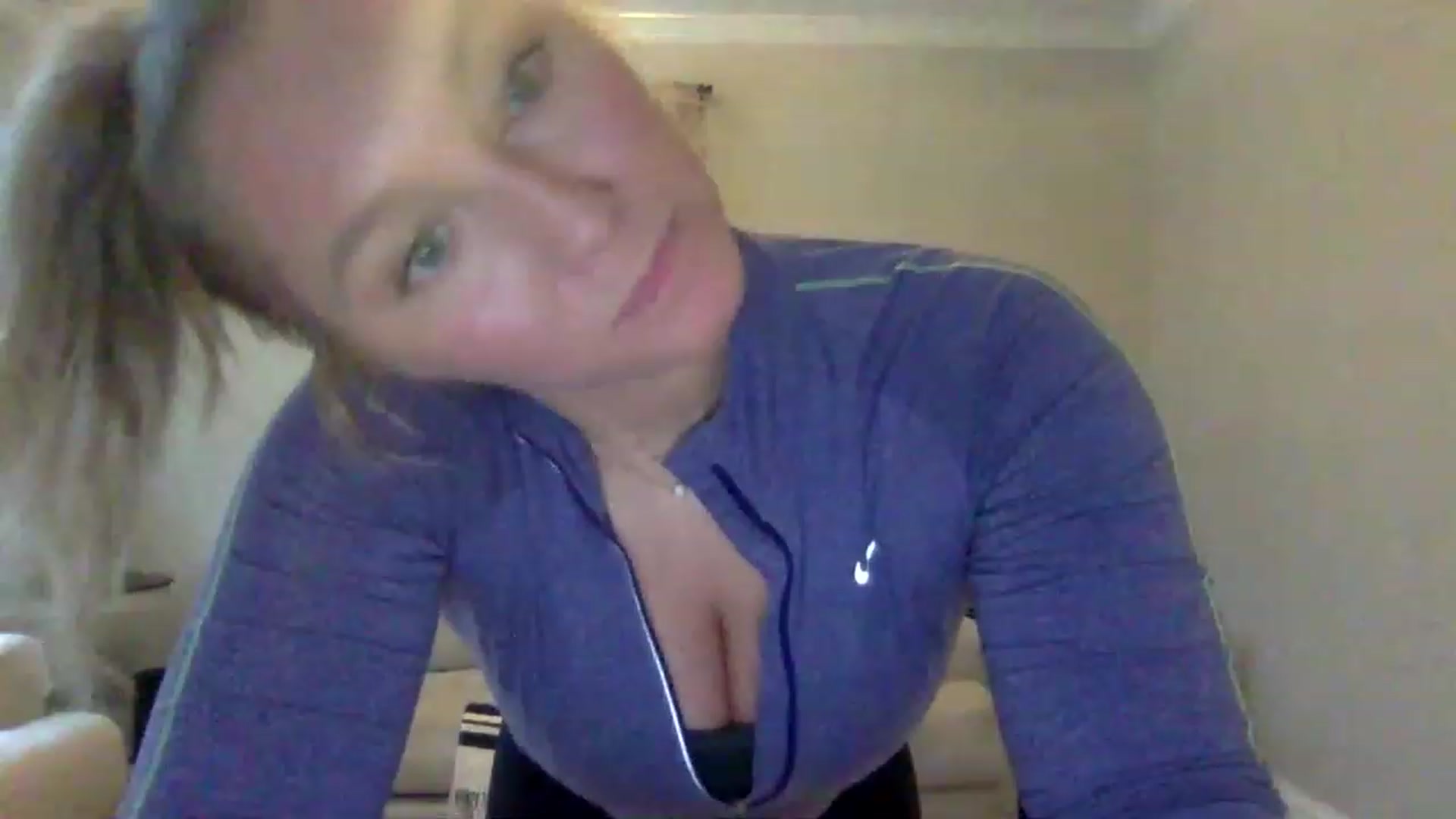 Gallery image thumbnail from BendyBlonde1's myfreecams stream on, 01/06/2023, 24:04 image 1 of 20
