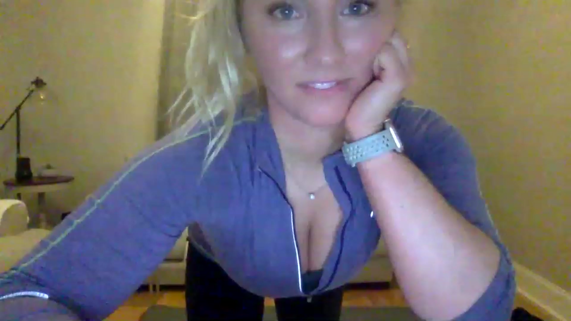 Gallery image thumbnail from BendyBlonde1's myfreecams stream on, 01/06/2023, 24:04 image 11 of 20