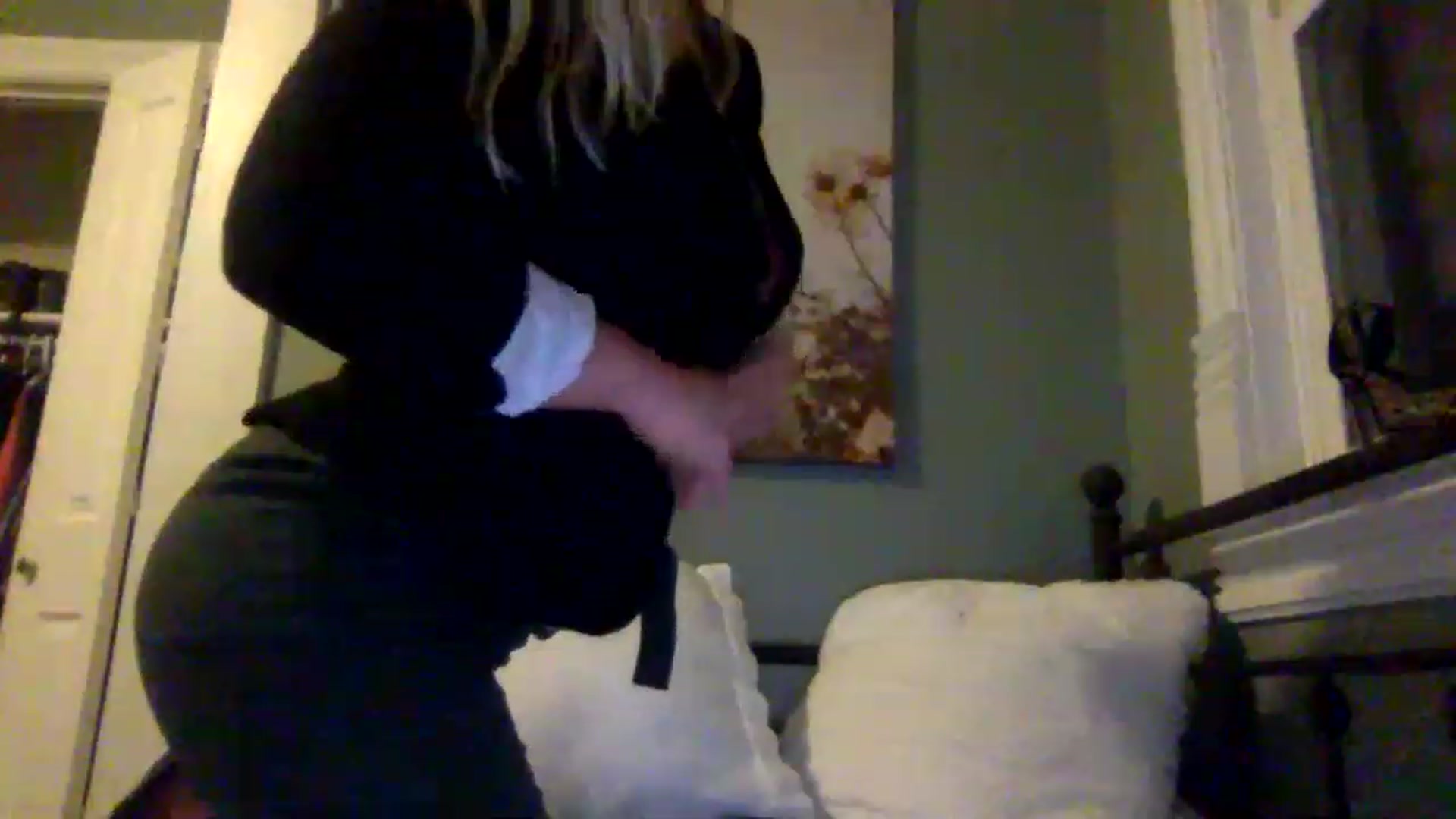 Gallery image thumbnail from BendyBlonde1's myfreecams stream on, 01/06/2023, 02:26 image 15 of 20