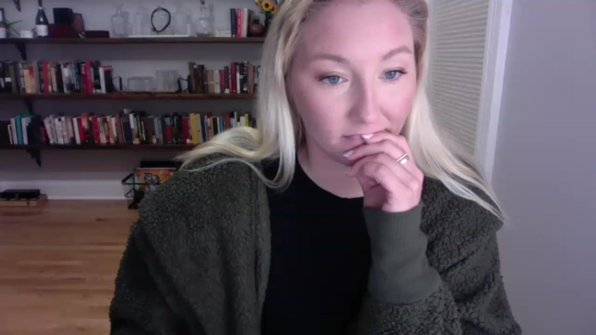 Gallery image thumbnail from BendyBlonde1's myfreecams stream on, 01/10/2023, 01:19 image 1 of 20