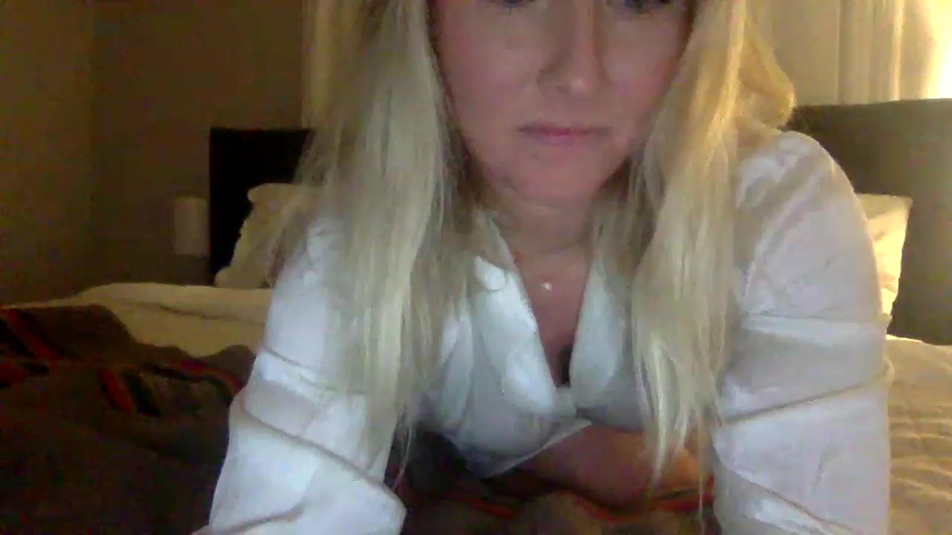 Gallery image thumbnail from BendyBlonde1's myfreecams stream on, 01/10/2023, 05:00 image 5 of 20
