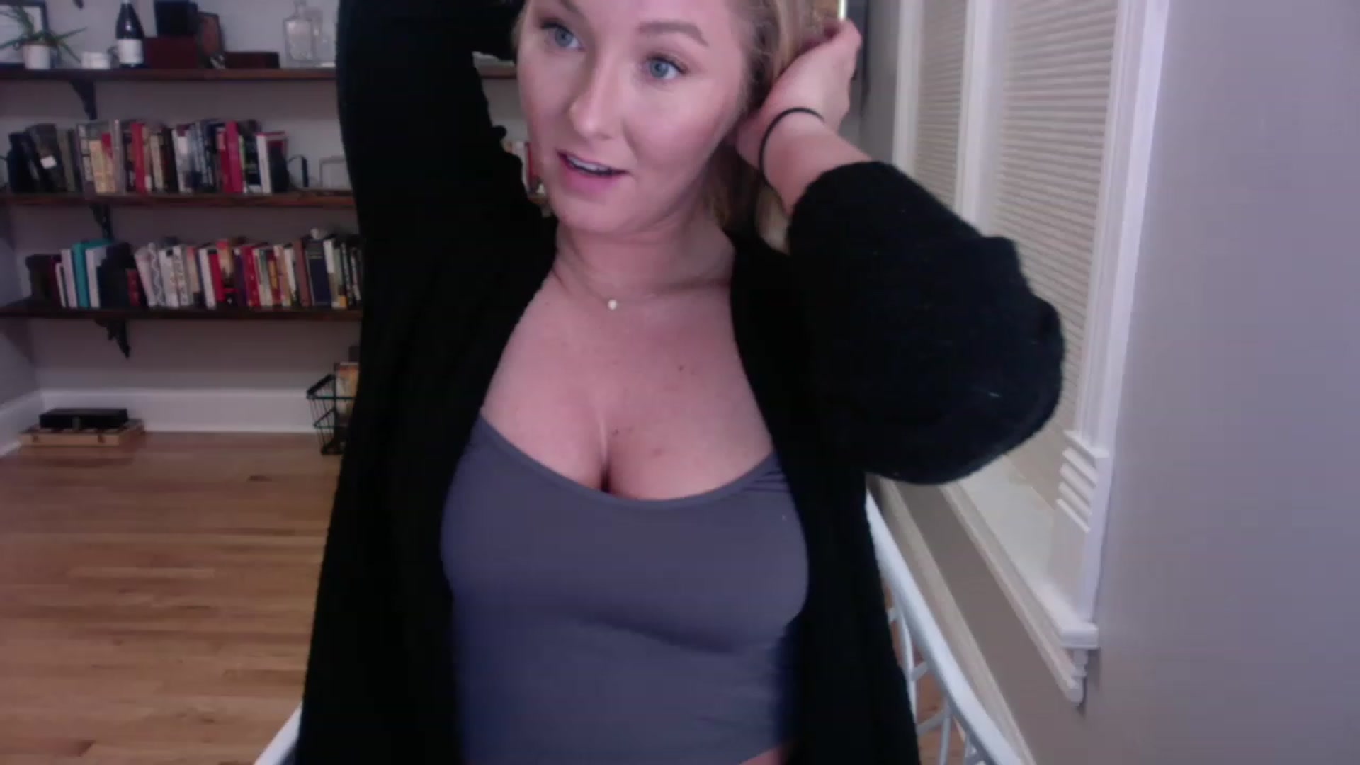 Gallery image thumbnail from BendyBlonde1's myfreecams stream on, 01/18/2023, 01:54 image 2 of 20