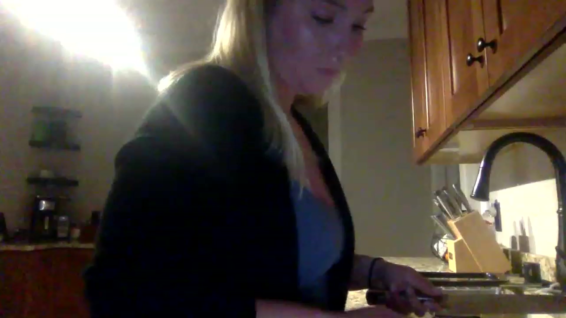 Gallery image thumbnail from BendyBlonde1's myfreecams stream on, 01/18/2023, 01:54 image 17 of 20