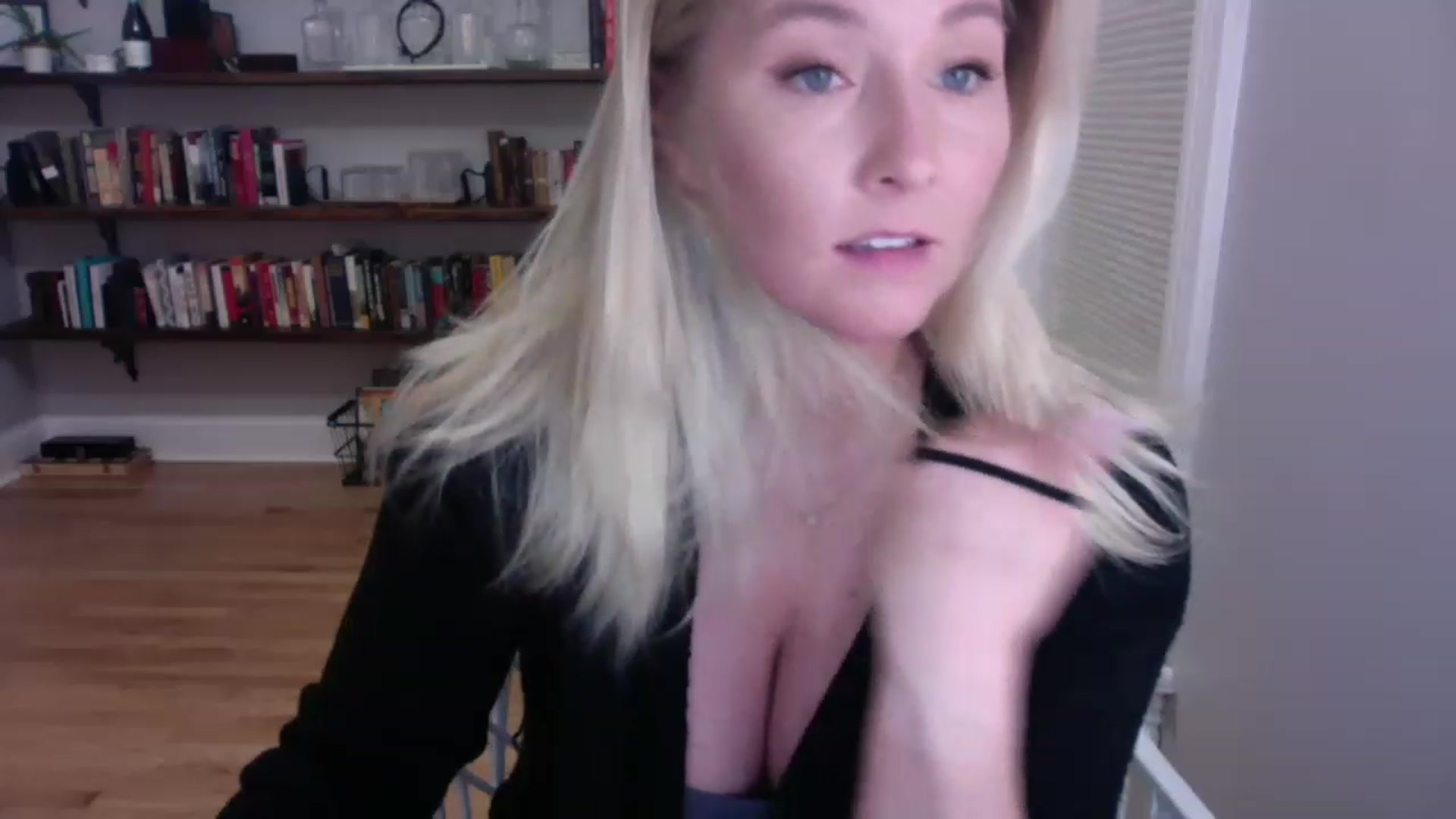 Gallery image thumbnail from BendyBlonde1's myfreecams stream on, 01/18/2023, 01:54 image 5 of 20