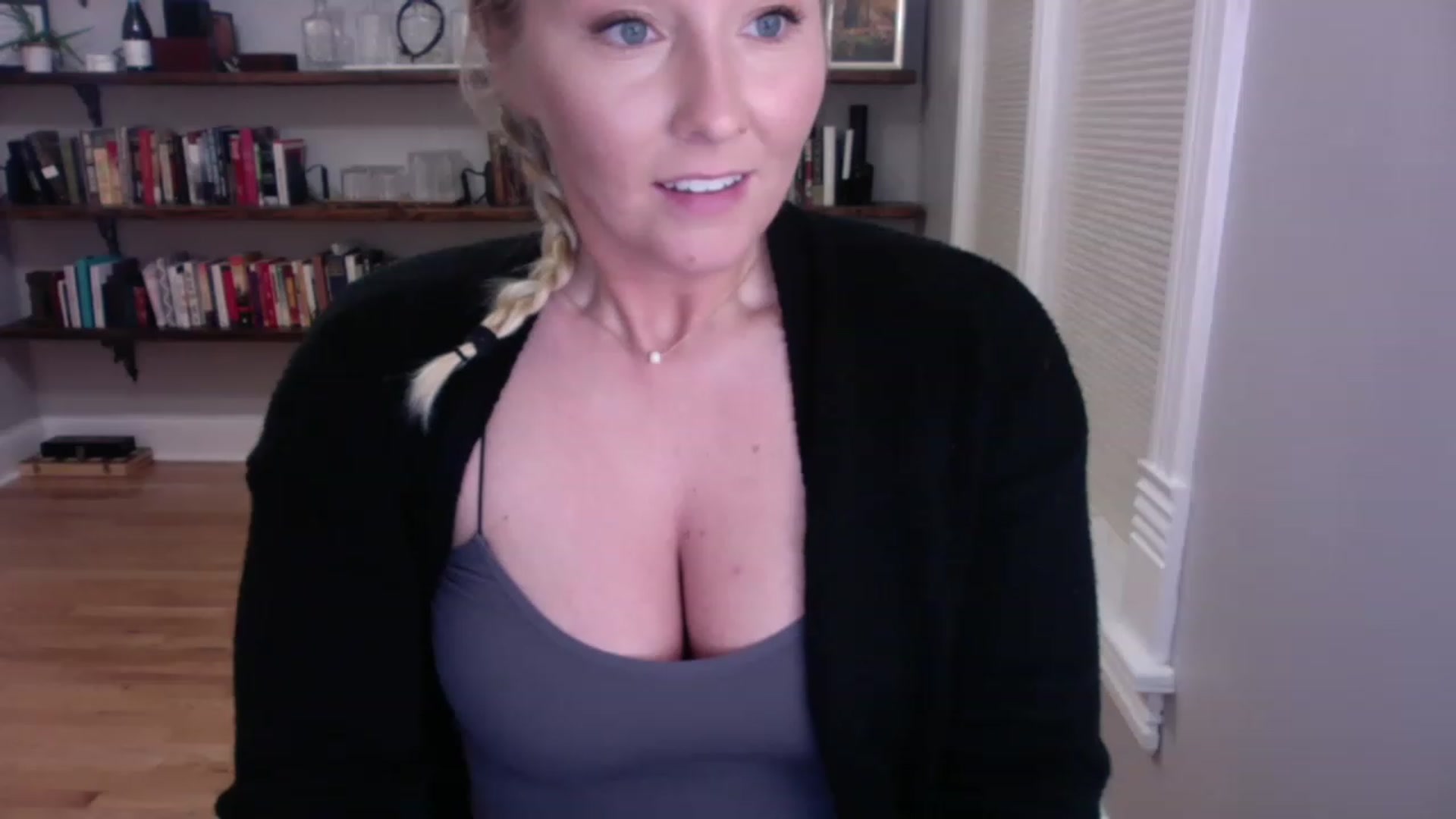Gallery image thumbnail from BendyBlonde1's myfreecams stream on, 01/18/2023, 01:54 image 3 of 20