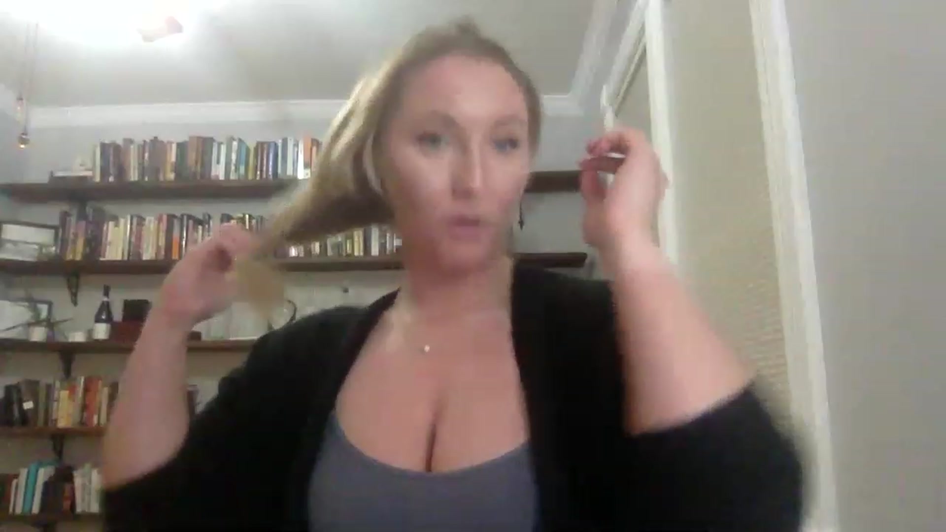 Gallery image thumbnail from BendyBlonde1's myfreecams stream on, 01/18/2023, 02:26 image 14 of 20