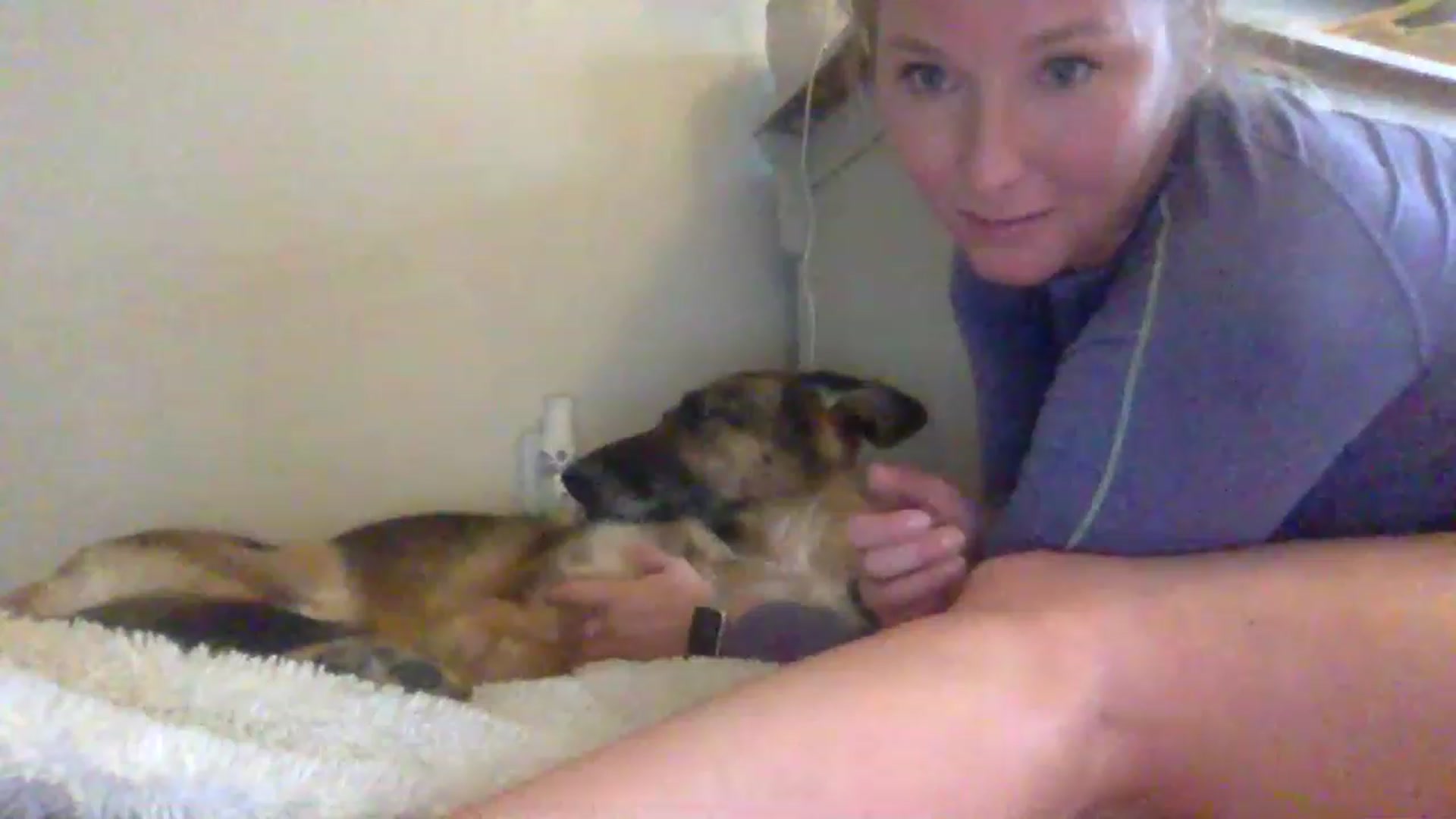 Gallery image thumbnail from BendyBlonde1's myfreecams stream on, 01/18/2023, 20:40 image 17 of 20