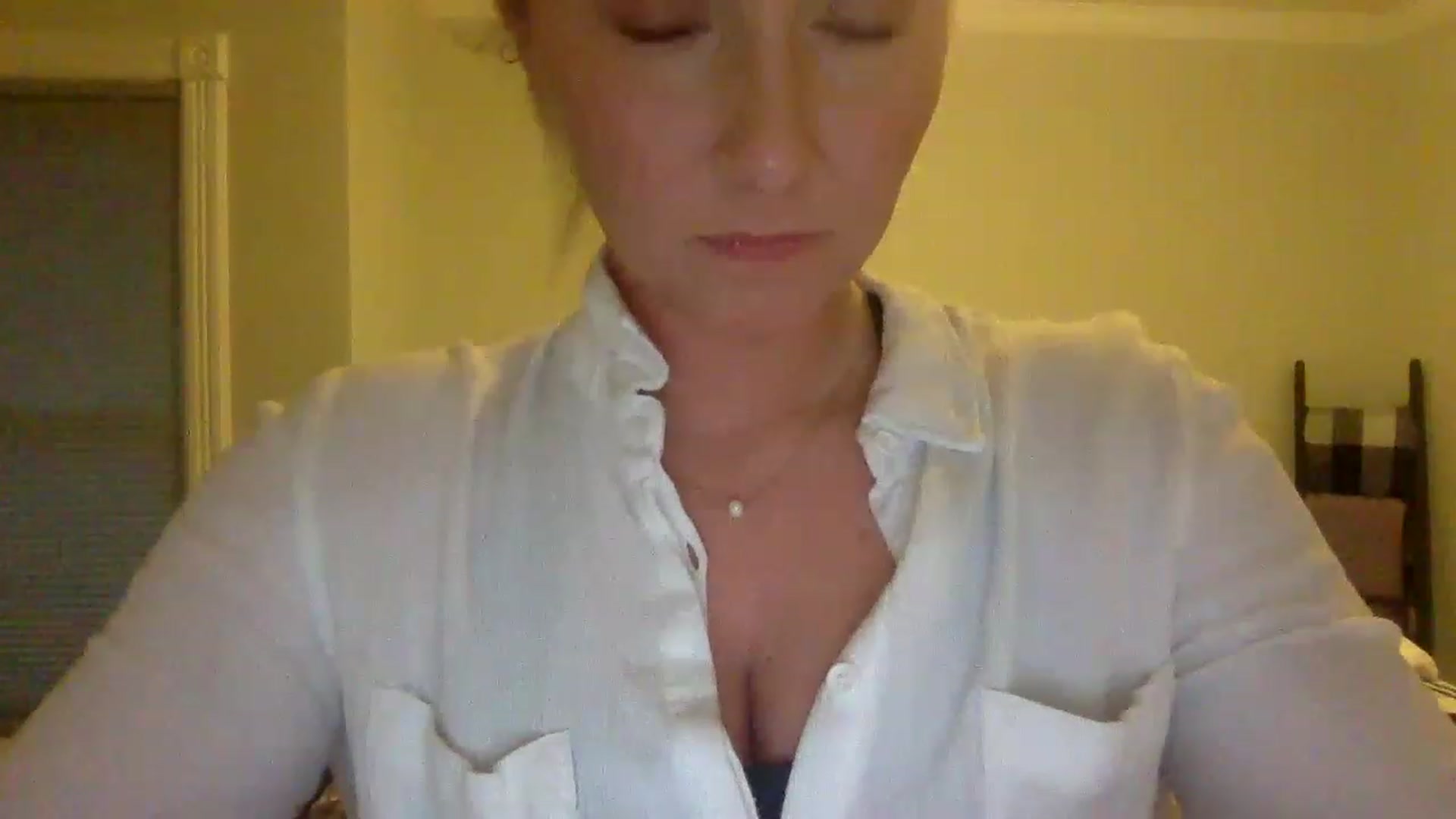 Gallery image thumbnail from BendyBlonde1's myfreecams stream on, 01/19/2023, 23:50 image 7 of 20