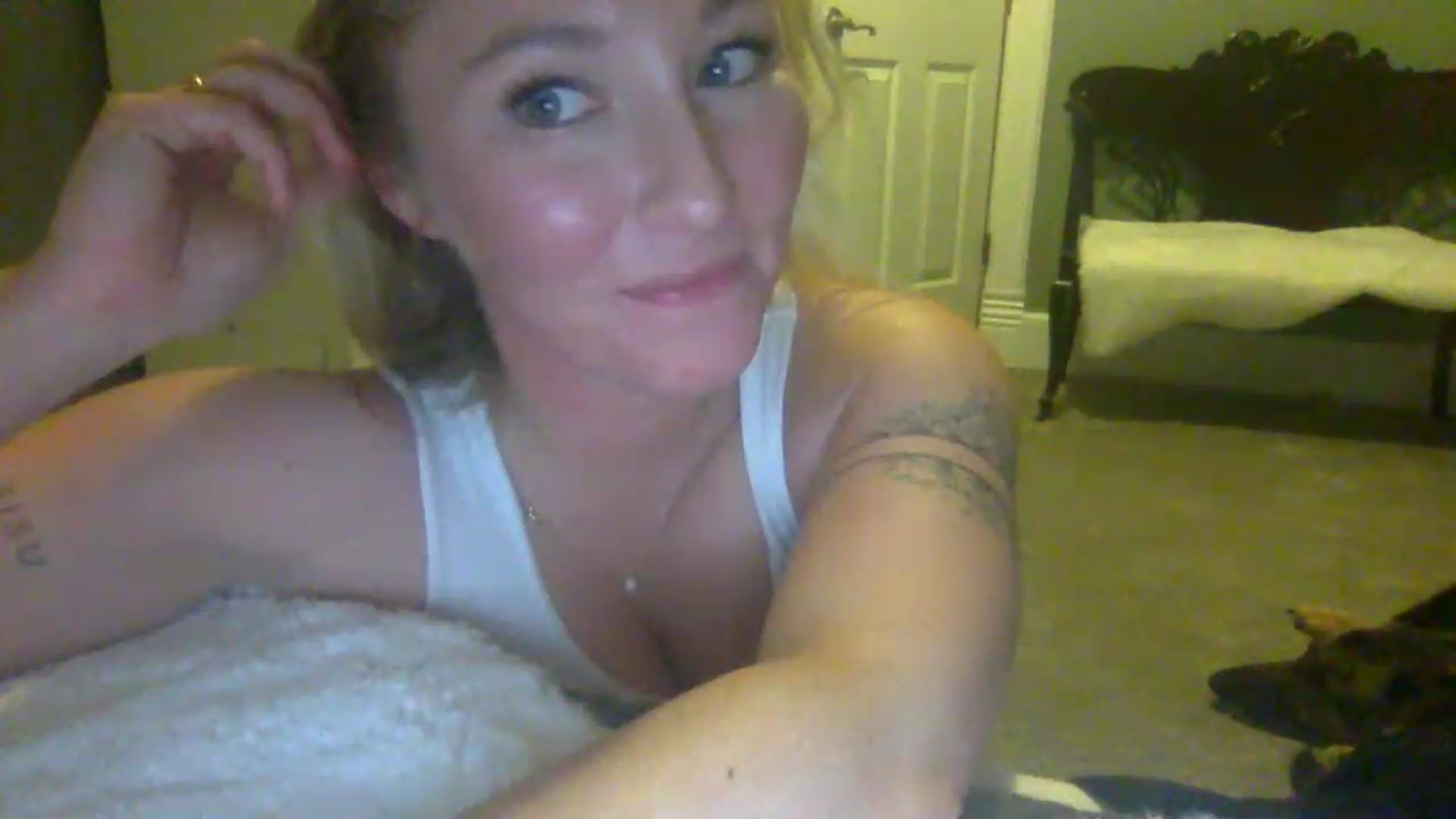 Gallery image thumbnail from BendyBlonde1's myfreecams stream on, 01/20/2023, 02:23 image 17 of 20