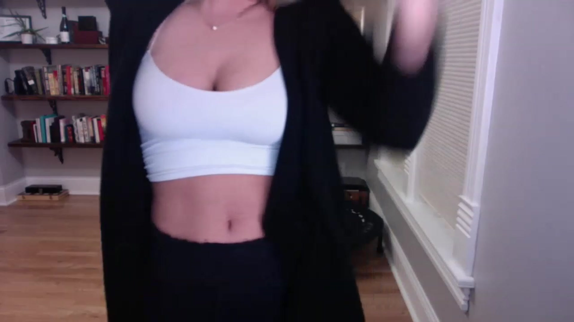 Gallery image thumbnail from BendyBlonde1's myfreecams stream on, 02/03/2023, 08:18 image 19 of 20