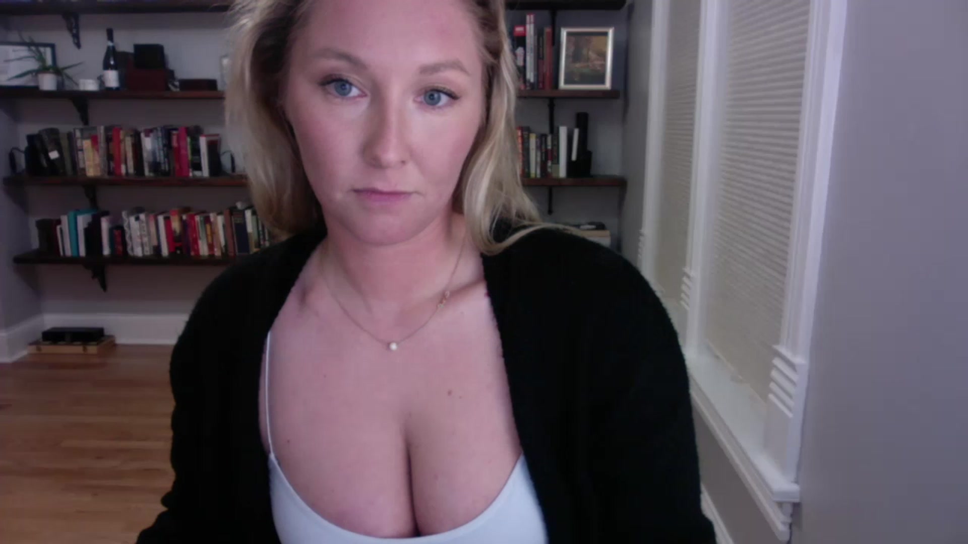Gallery image thumbnail from BendyBlonde1's myfreecams stream on, 02/03/2023, 08:18 image 2 of 20