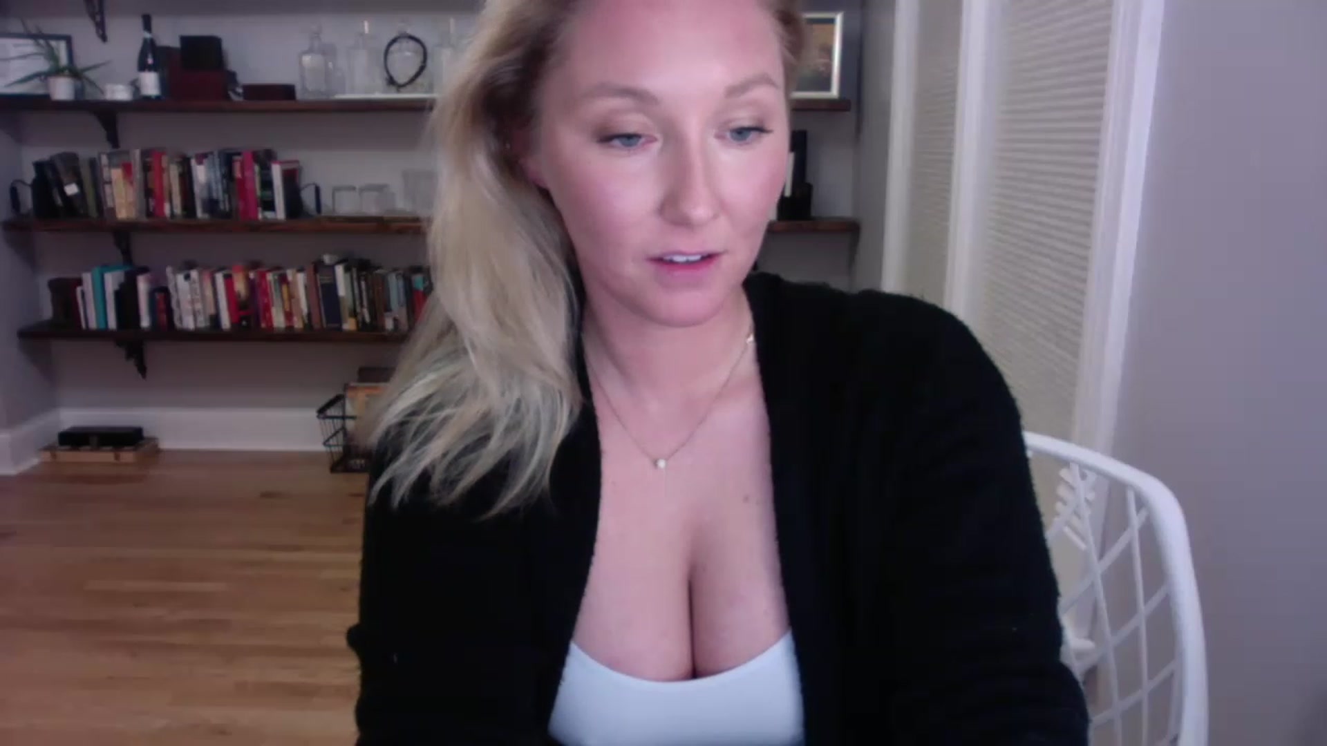 Gallery image thumbnail from BendyBlonde1's myfreecams stream on, 02/03/2023, 08:18 image 14 of 20