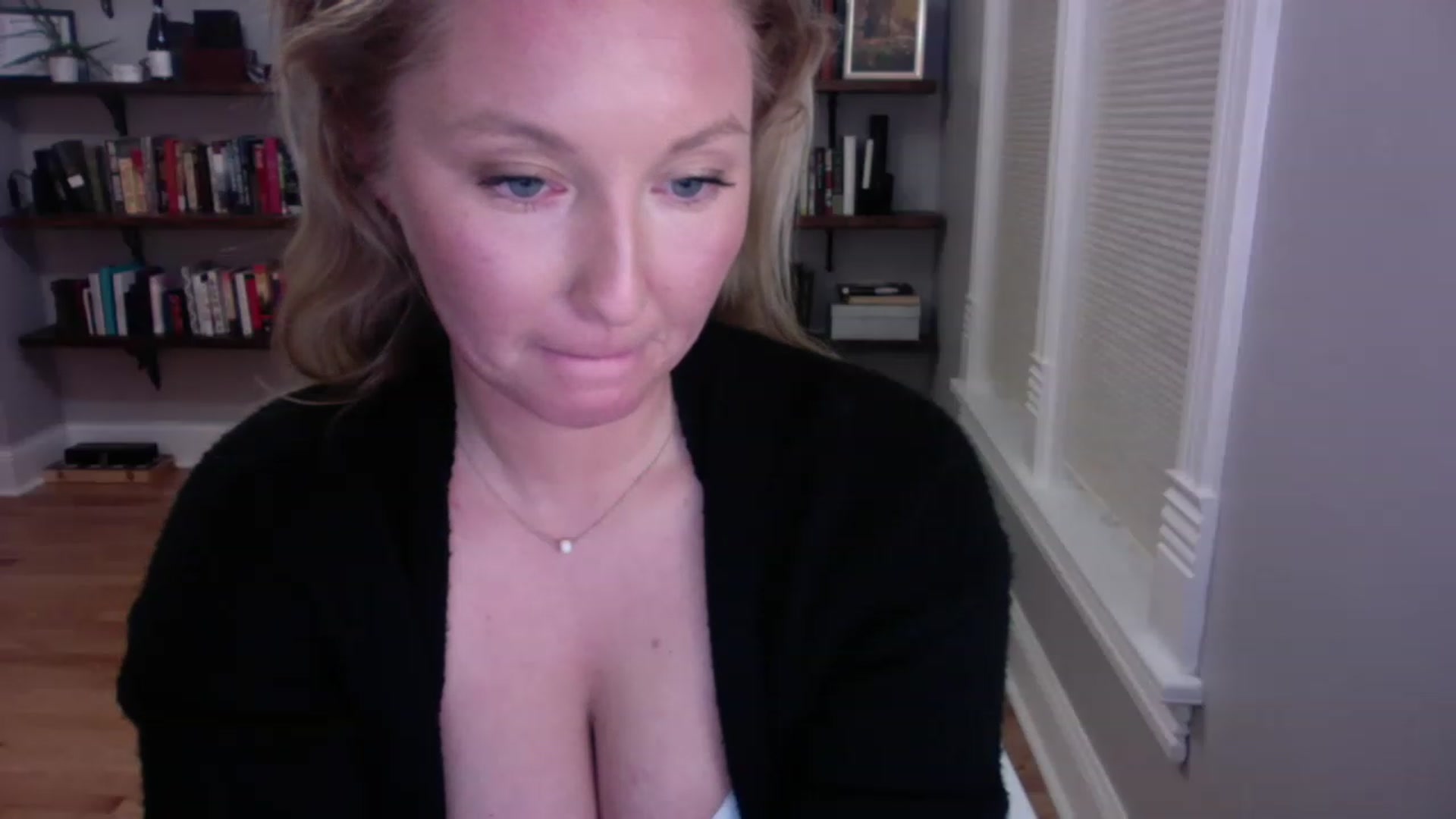 Gallery image thumbnail from BendyBlonde1's myfreecams stream on, 02/03/2023, 08:18 image 13 of 20