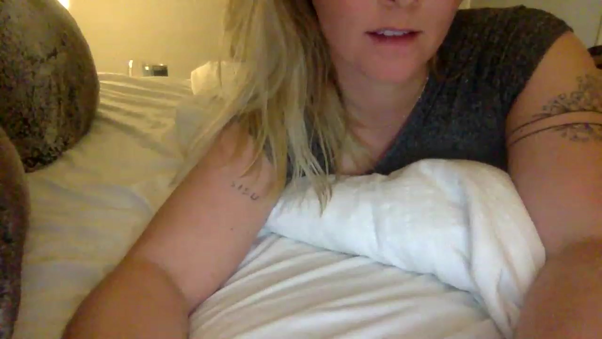 Gallery image thumbnail from BendyBlonde1's myfreecams stream on, 02/04/2023, 06:20 image 16 of 20