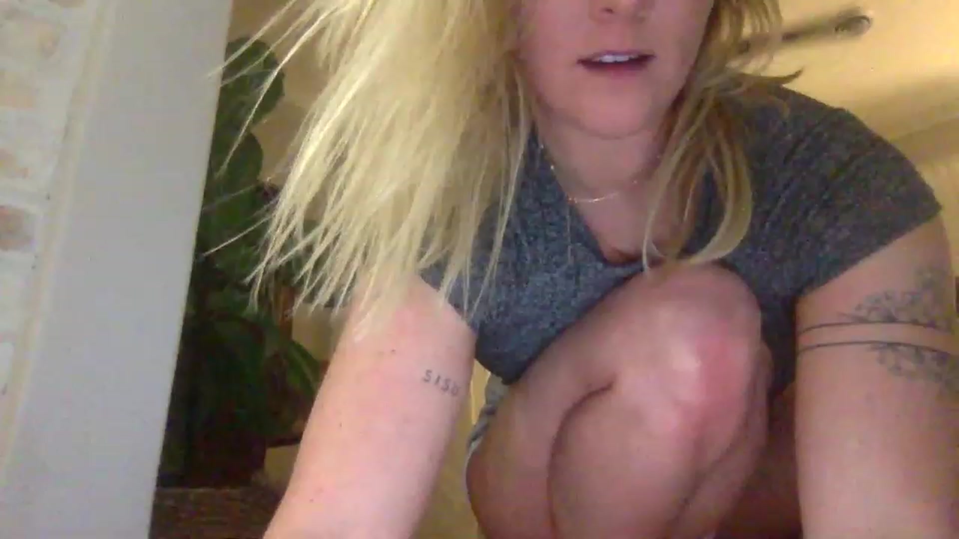 Gallery image thumbnail from BendyBlonde1's myfreecams stream on, 02/04/2023, 08:30 image 1 of 20