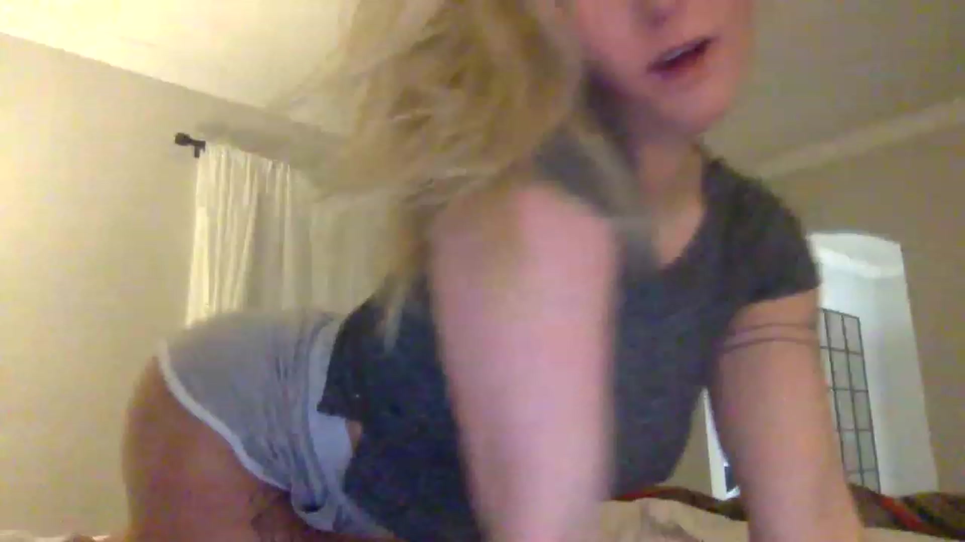 Gallery image thumbnail from BendyBlonde1's myfreecams stream on, 02/04/2023, 08:30 image 3 of 20