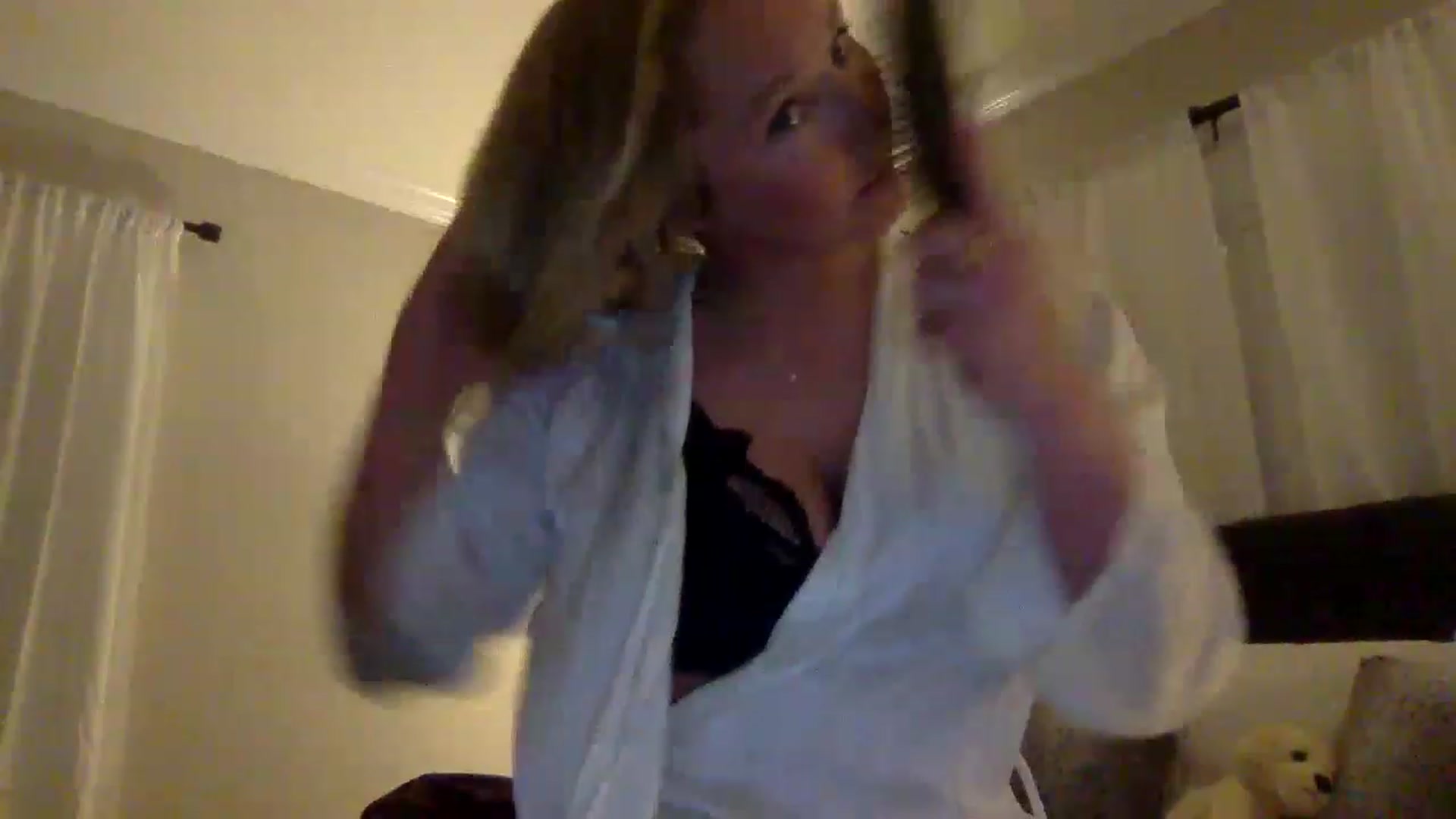 Gallery image thumbnail from BendyBlonde1's myfreecams stream on, 02/10/2023, 03:32 image 18 of 20