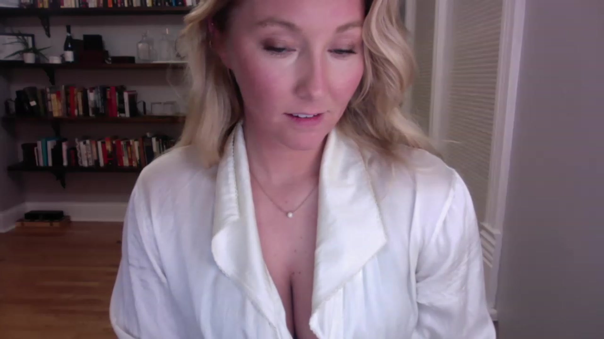 Gallery image thumbnail from BendyBlonde1's myfreecams stream on, 02/10/2023, 04:49 image 11 of 20