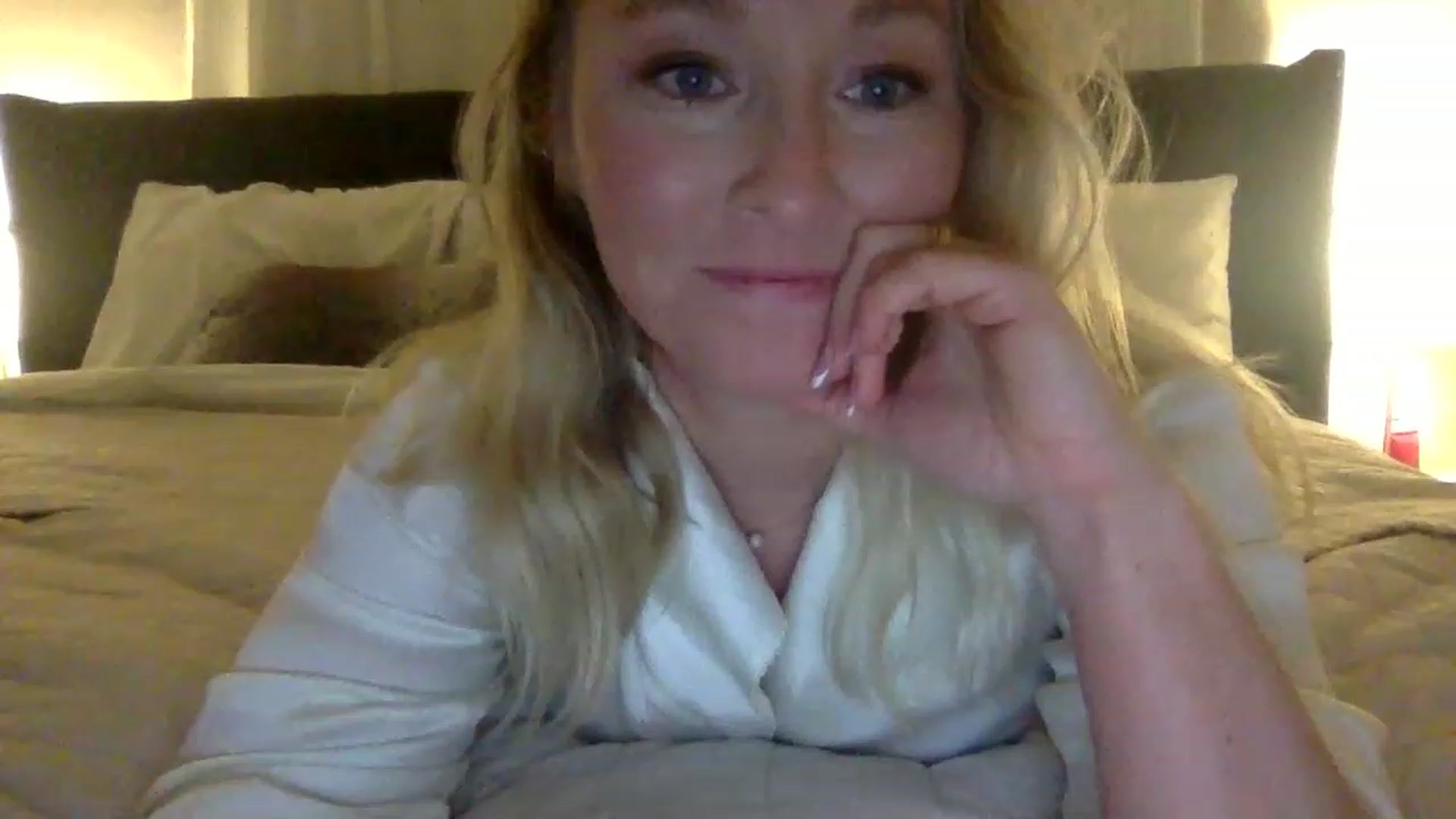 Gallery image thumbnail from BendyBlonde1's myfreecams stream on, 02/10/2023, 04:49 image 2 of 20
