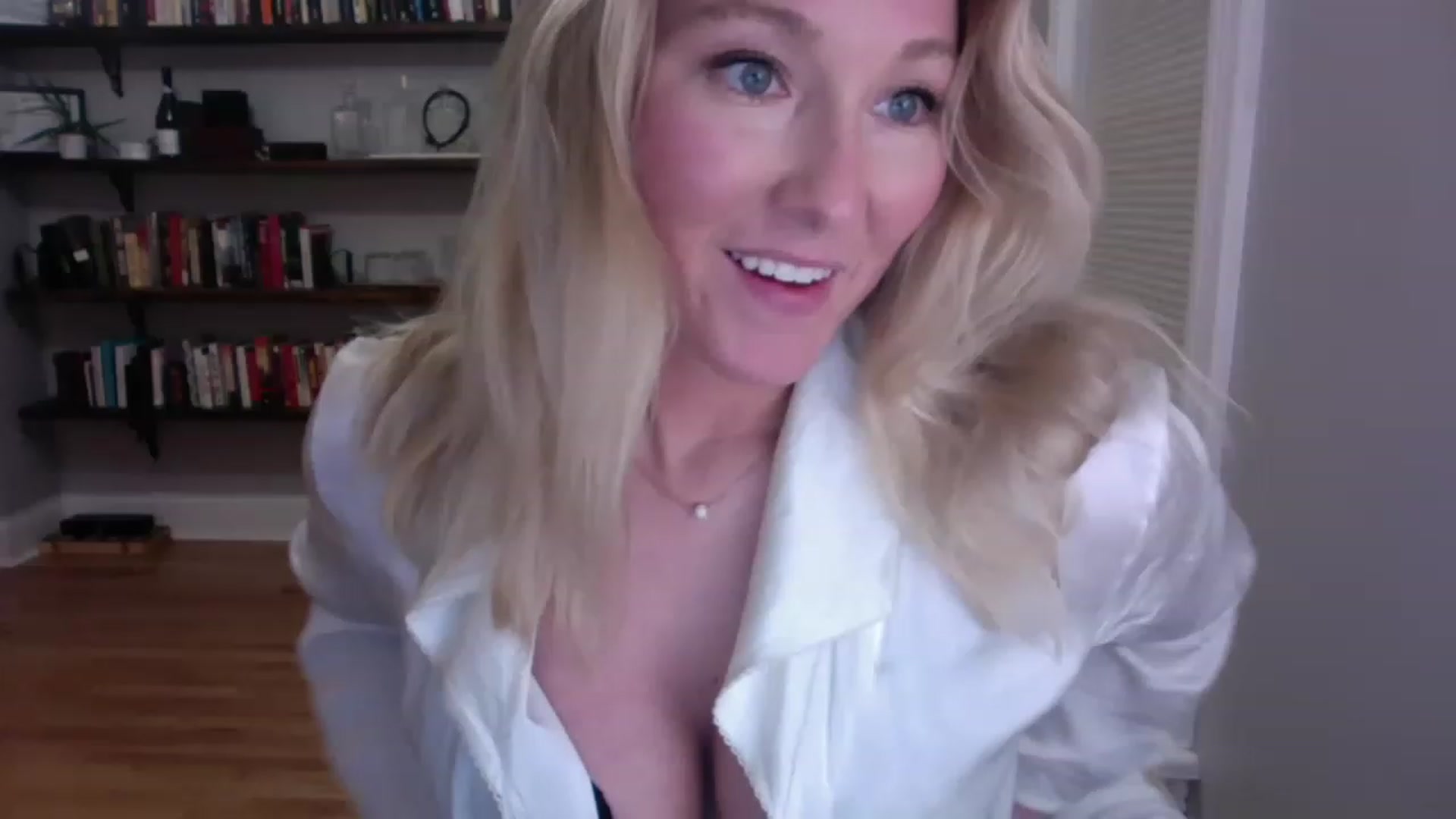 Gallery image thumbnail from BendyBlonde1's myfreecams stream on, 02/10/2023, 04:49 image 5 of 20