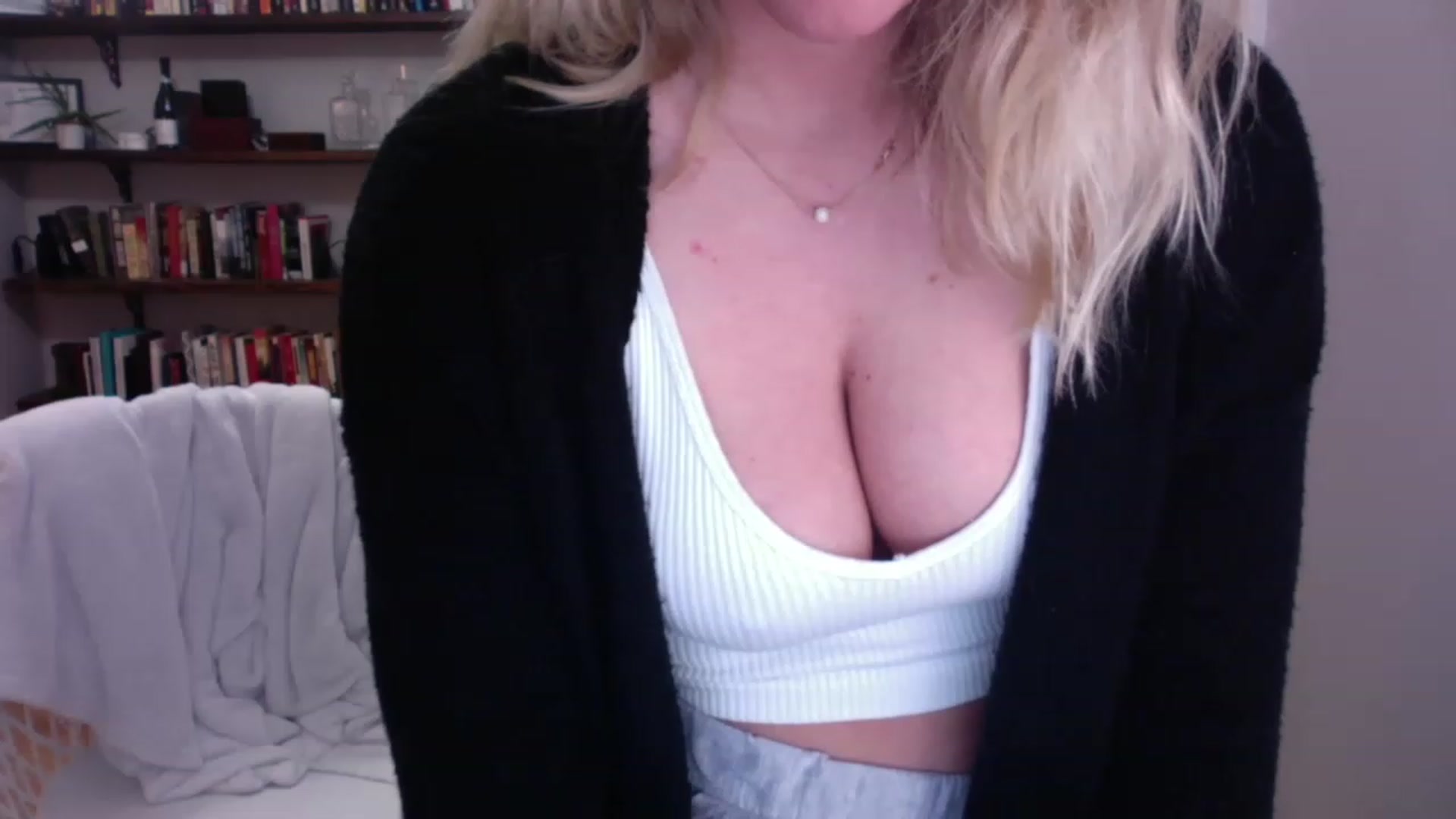 Gallery image thumbnail from BendyBlonde1's myfreecams stream on, 02/10/2023, 07:17 image 6 of 20