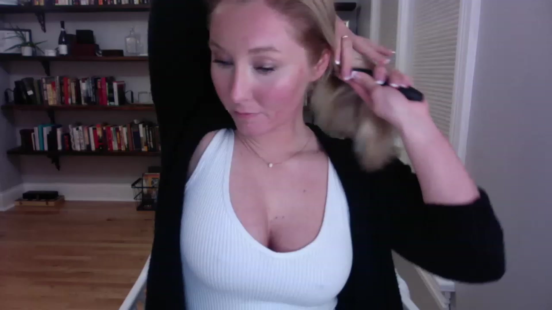 Gallery image thumbnail from BendyBlonde1's myfreecams stream on, 02/10/2023, 07:17 image 14 of 20