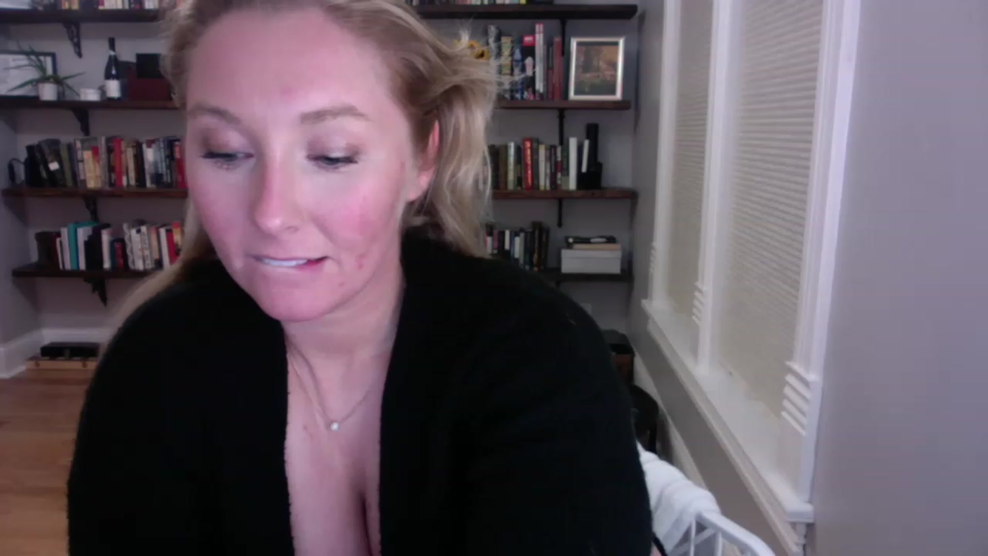Gallery image thumbnail from BendyBlonde1's myfreecams stream on, 02/10/2023, 07:17 image 18 of 20