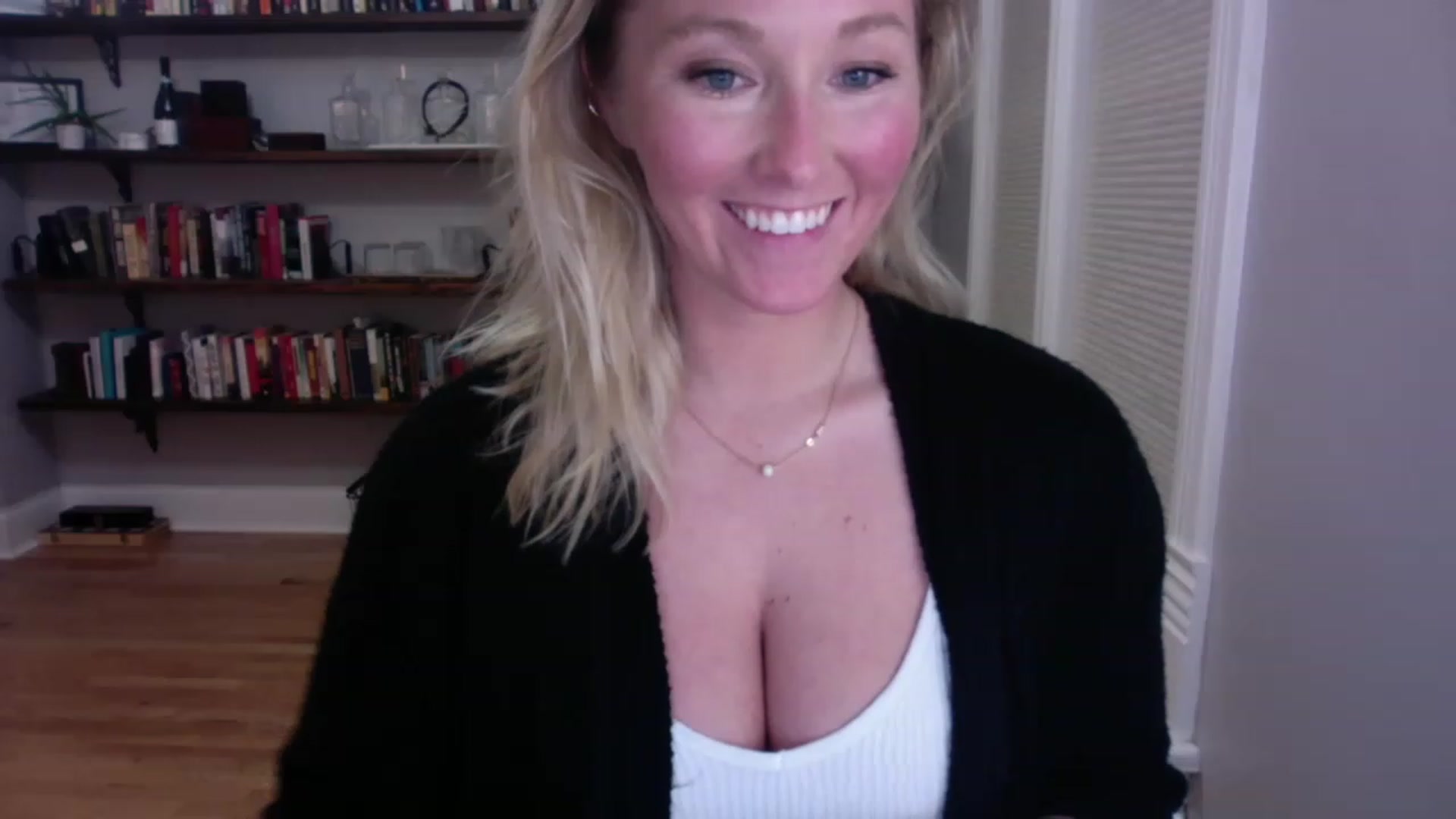 Gallery image thumbnail from BendyBlonde1's myfreecams stream on, 02/10/2023, 07:17 image 4 of 20