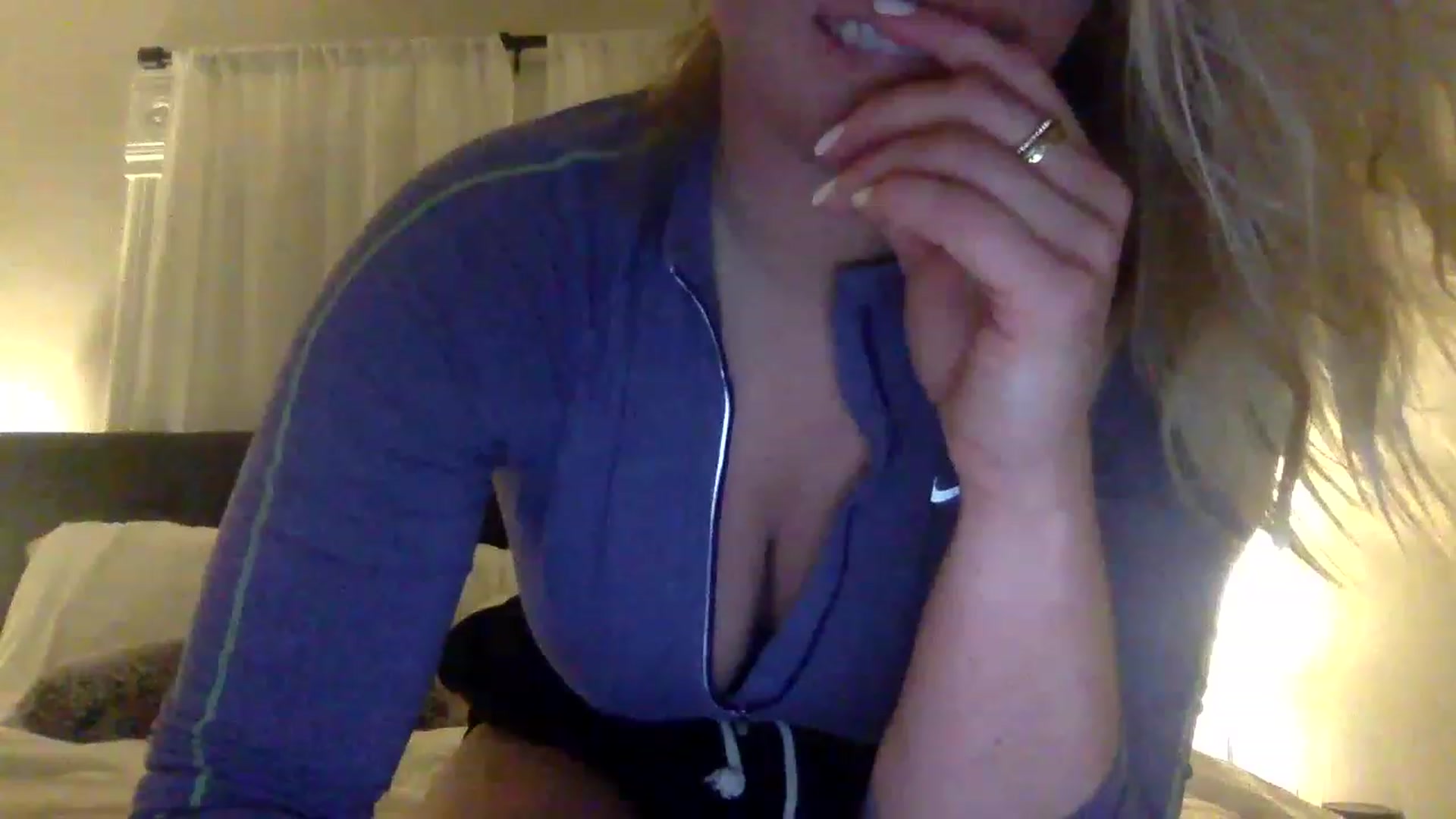 Gallery image thumbnail from BendyBlonde1's myfreecams stream on, 03/03/2023, 02:02 image 2 of 20