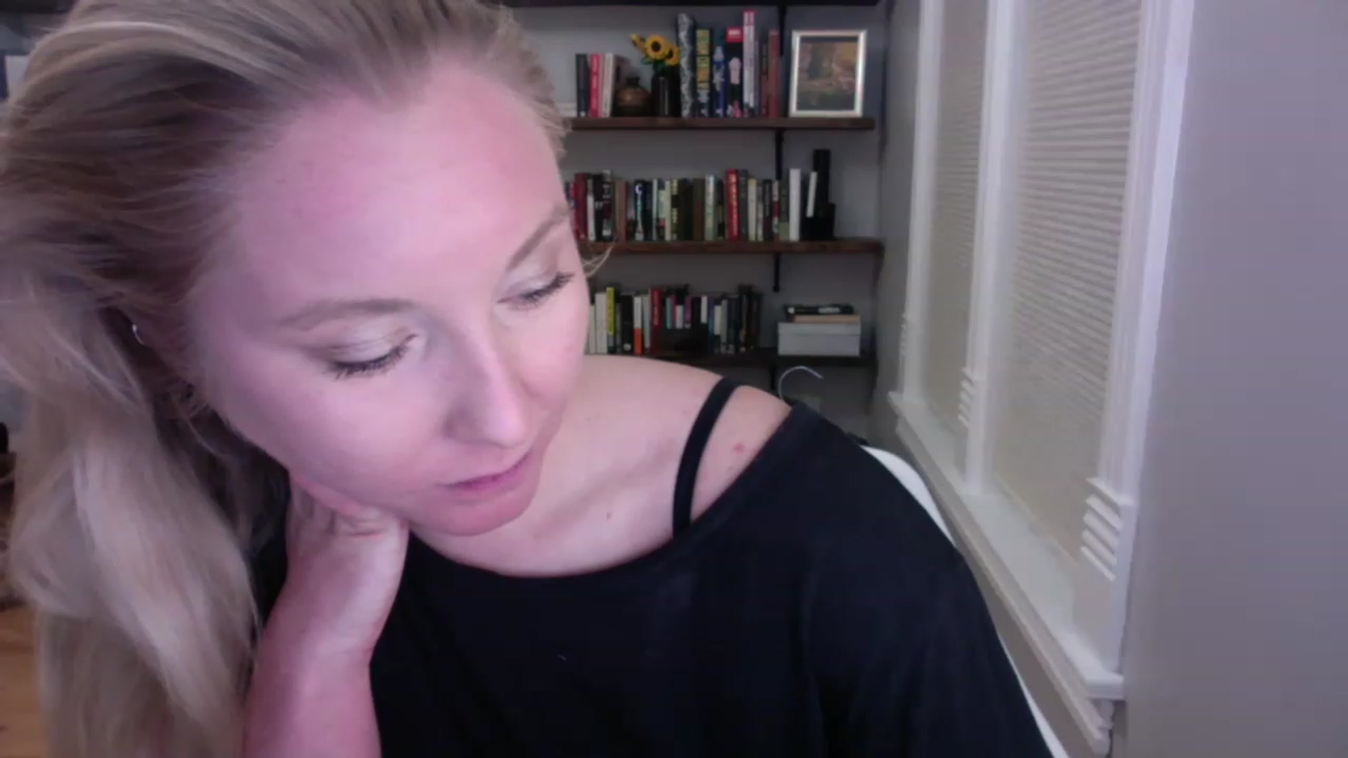 Gallery image thumbnail from BendyBlonde1's myfreecams stream on, 03/07/2023, 04:16 image 2 of 20