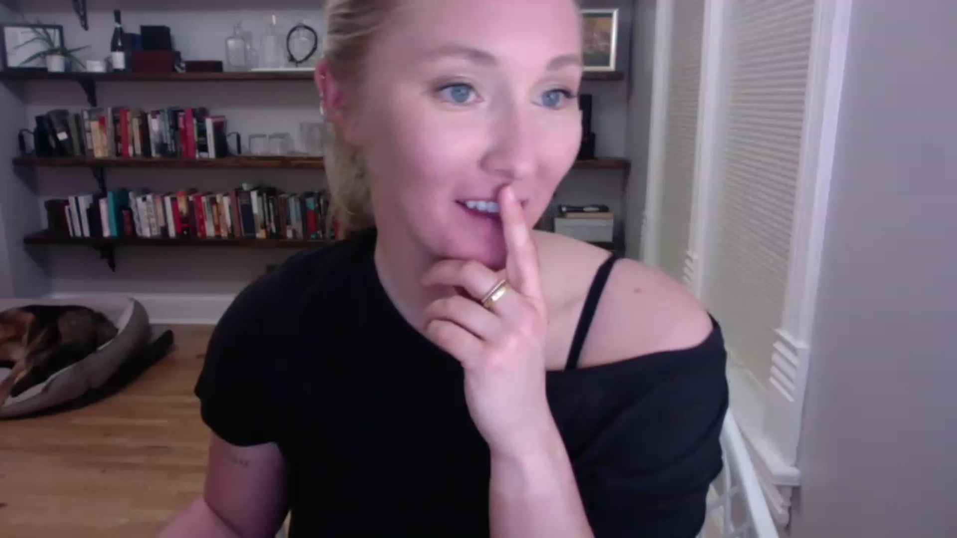 Gallery image thumbnail from BendyBlonde1's myfreecams stream on, 03/07/2023, 04:16 image 12 of 20