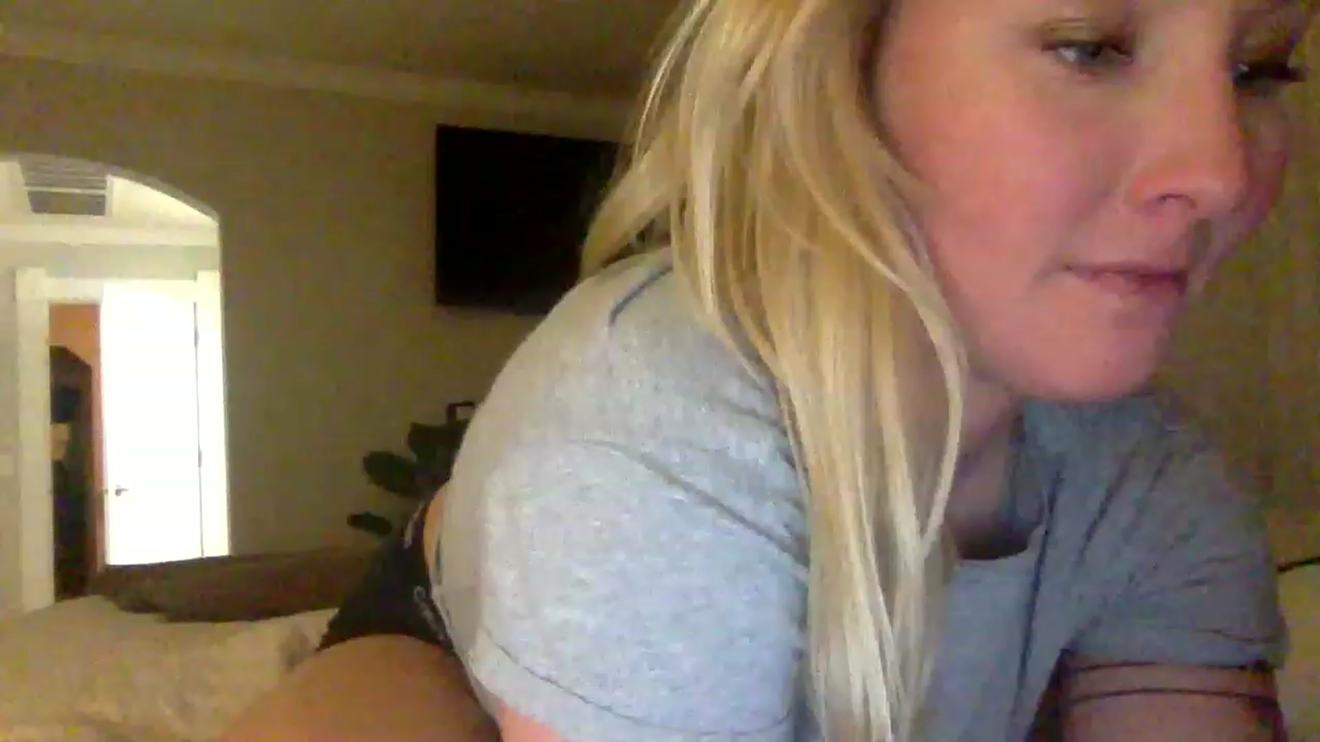 Gallery image thumbnail from BendyBlonde1's myfreecams stream on, 03/11/2023, 05:39 image 11 of 20
