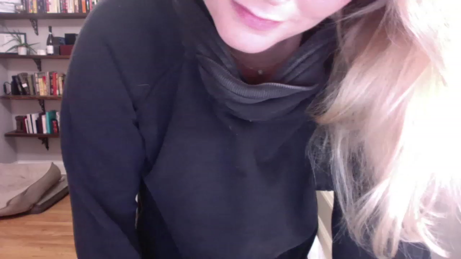 Gallery image thumbnail from BendyBlonde1's myfreecams stream on, 03/18/2023, 24:50 image 7 of 20