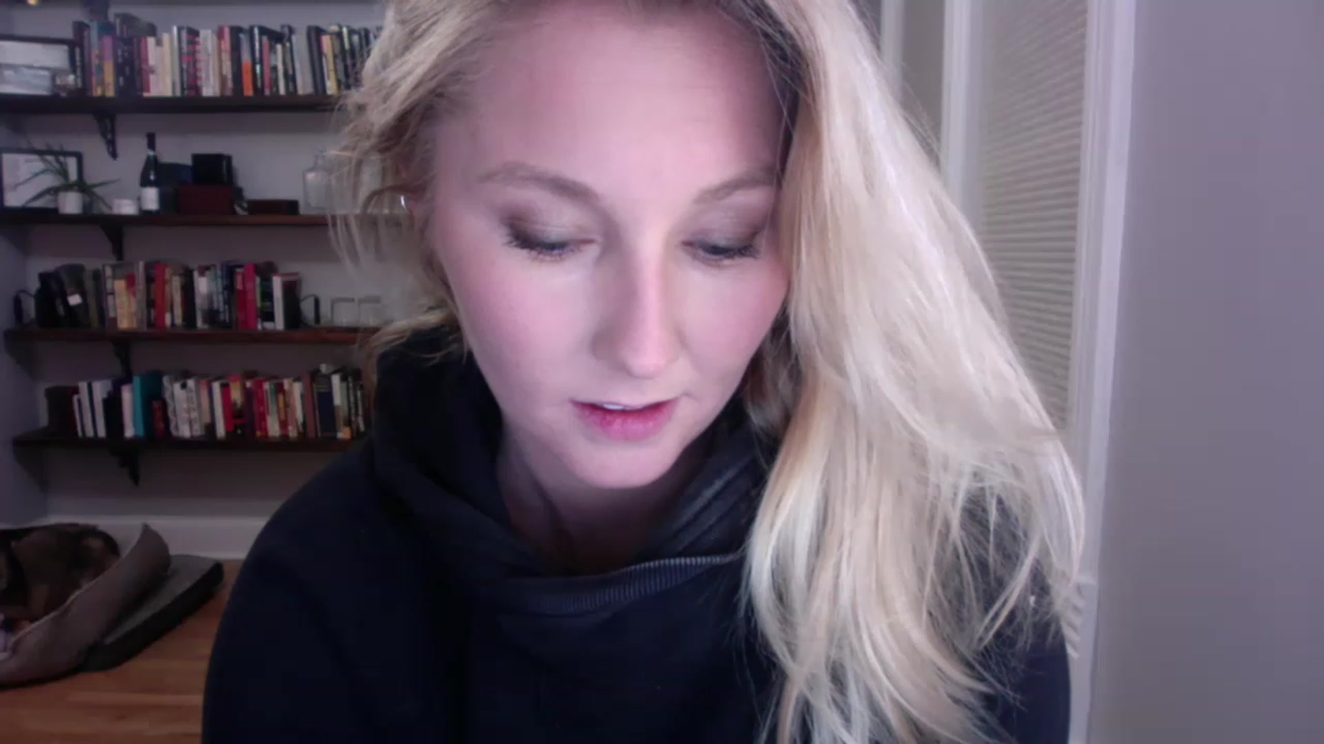 Gallery image thumbnail from BendyBlonde1's myfreecams stream on, 03/18/2023, 24:50 image 10 of 20