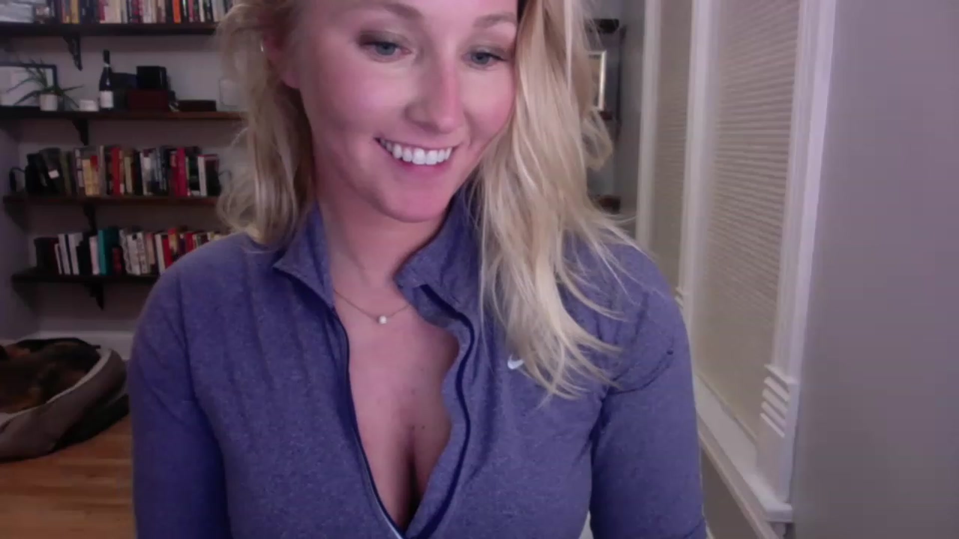 Gallery image thumbnail from BendyBlonde1's myfreecams stream on, 03/18/2023, 03:43 image 3 of 20
