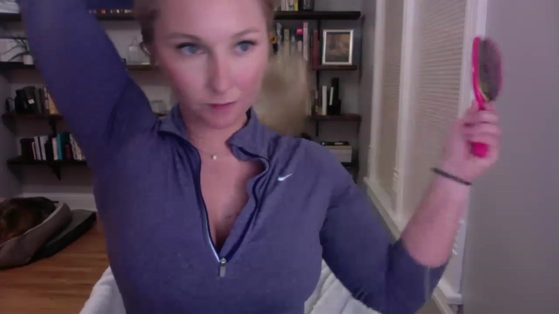 Gallery image thumbnail from BendyBlonde1's myfreecams stream on, 03/18/2023, 03:43 image 4 of 20