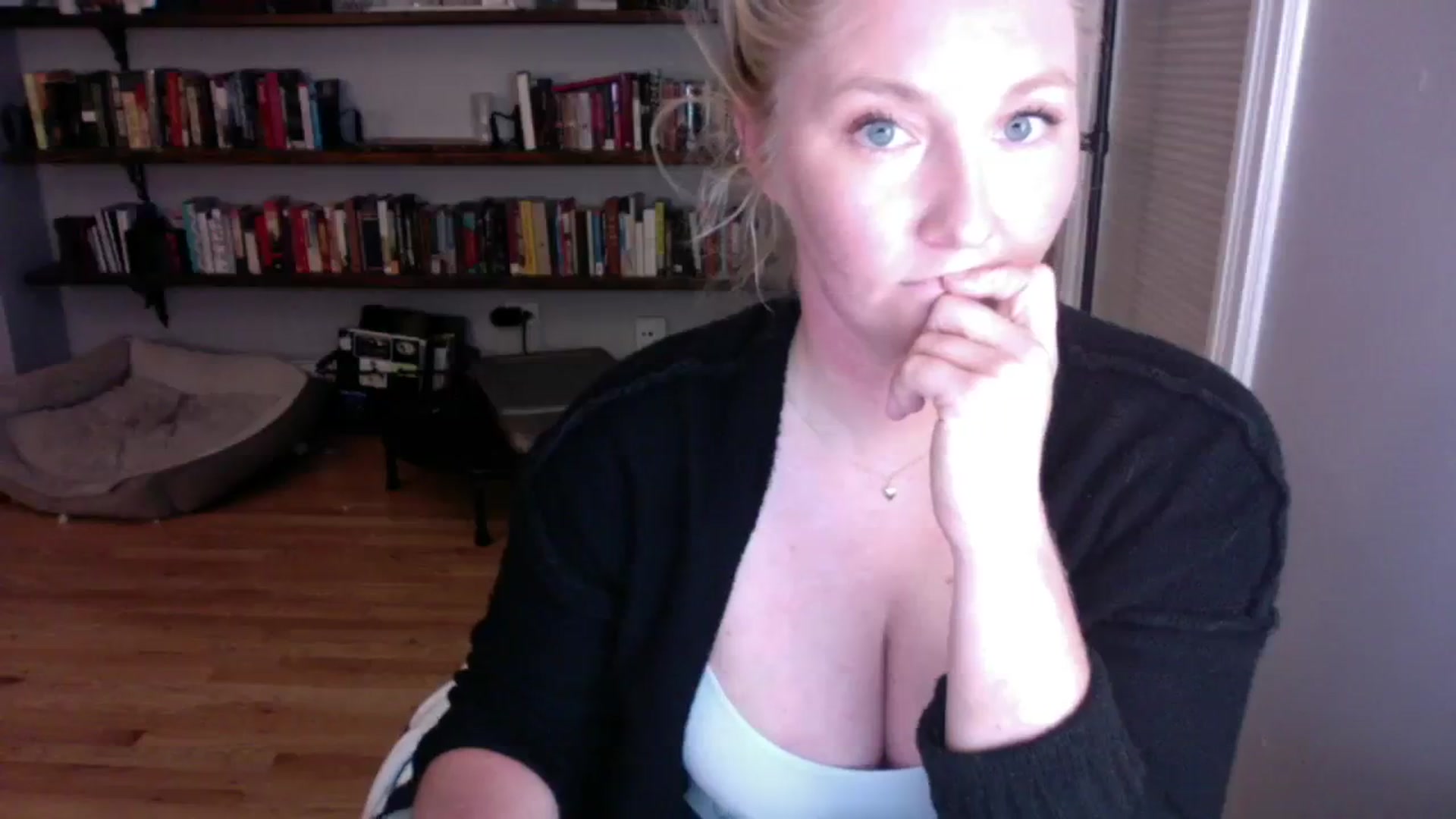 Gallery image thumbnail from BendyBlonde1's myfreecams stream on, 08/29/2023, 04:50 image 2 of 20