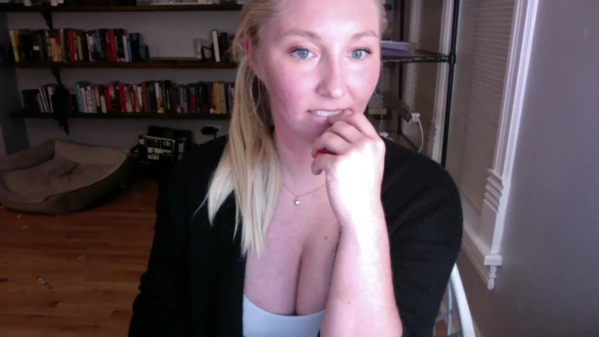 Gallery image thumbnail from BendyBlonde1's myfreecams stream on, 08/29/2023, 04:50 image 11 of 20
