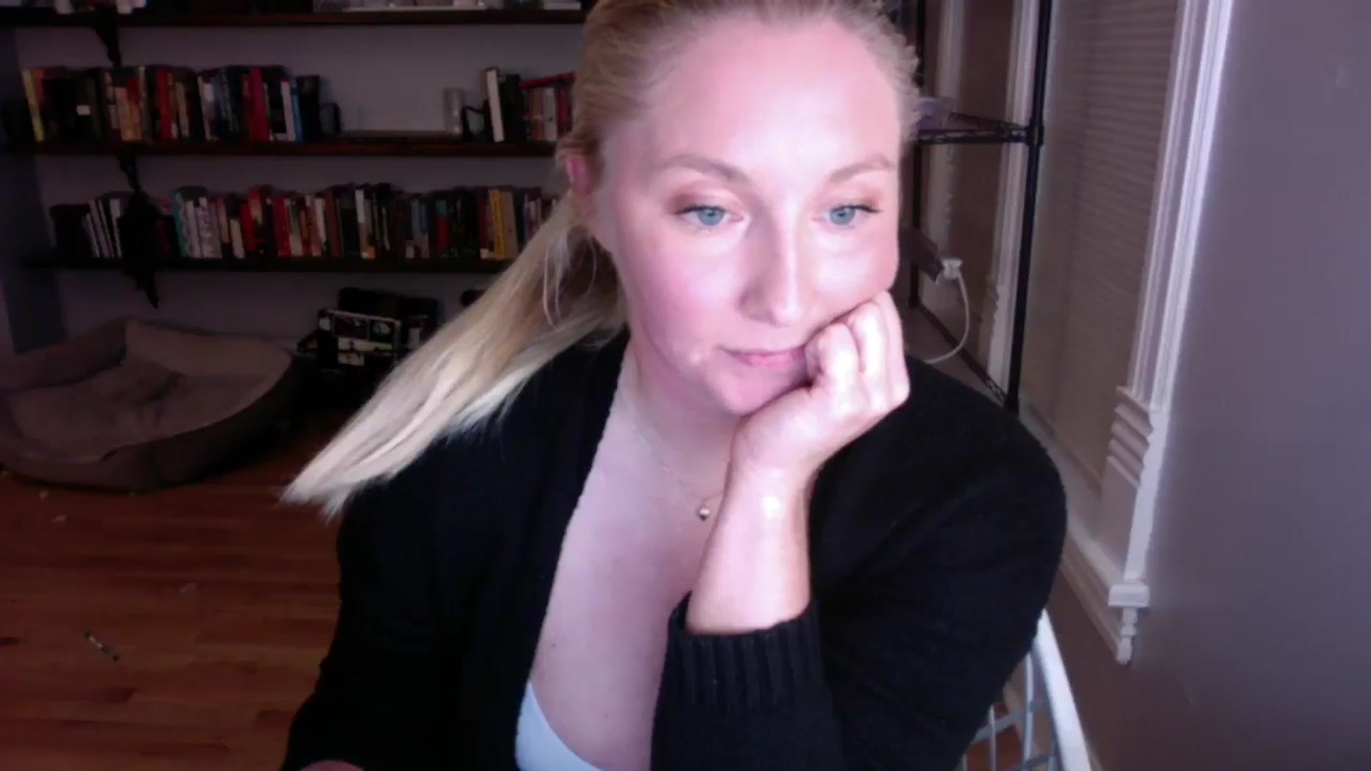 Gallery image thumbnail from BendyBlonde1's myfreecams stream on, 08/29/2023, 04:50 image 14 of 20