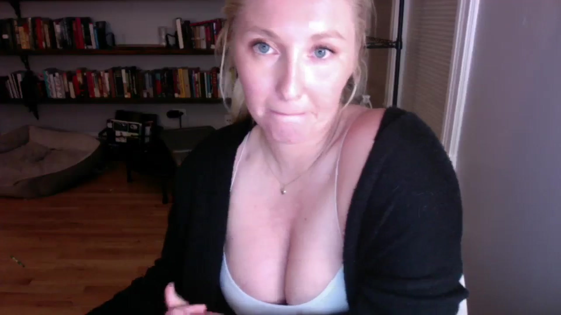 Gallery image thumbnail from BendyBlonde1's myfreecams stream on, 08/29/2023, 07:02 image 16 of 20