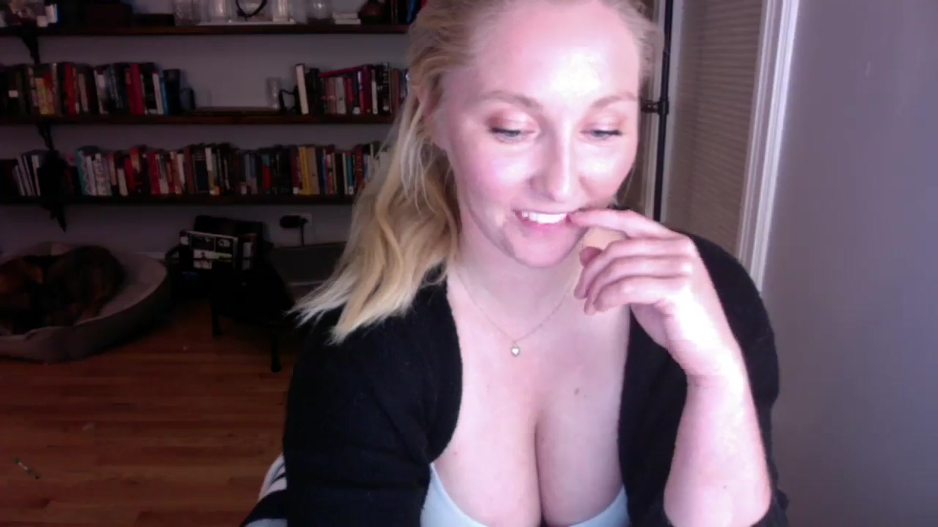 Gallery image thumbnail from BendyBlonde1's myfreecams stream on, 08/29/2023, 07:02 image 2 of 20