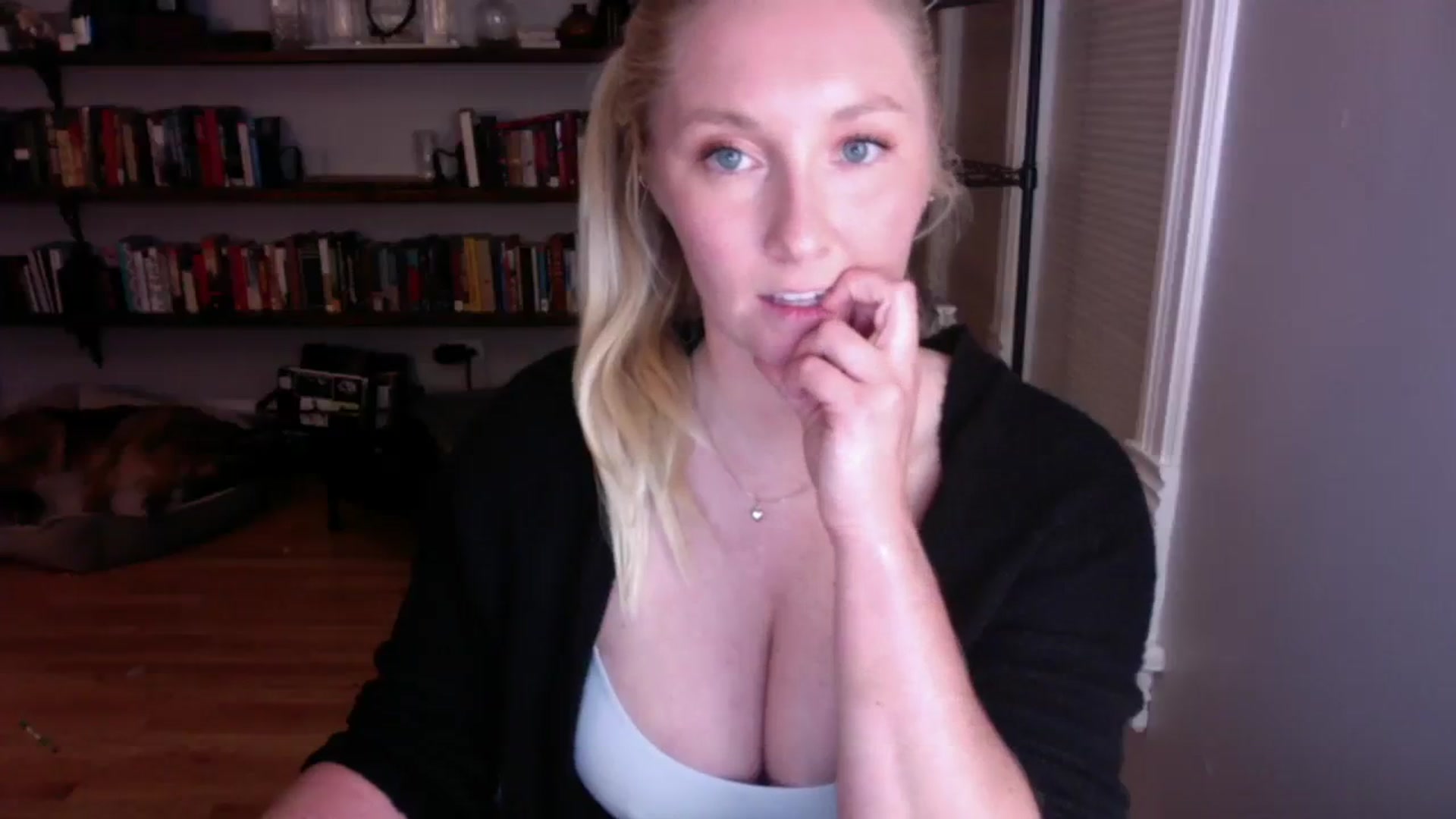 Gallery image thumbnail from BendyBlonde1's myfreecams stream on, 08/29/2023, 07:02 image 9 of 20
