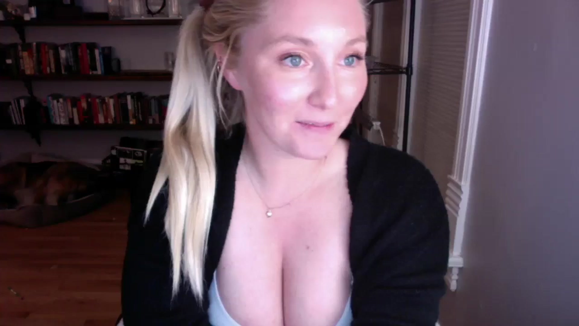 Gallery image thumbnail from BendyBlonde1's myfreecams stream on, 08/29/2023, 07:02 image 10 of 20