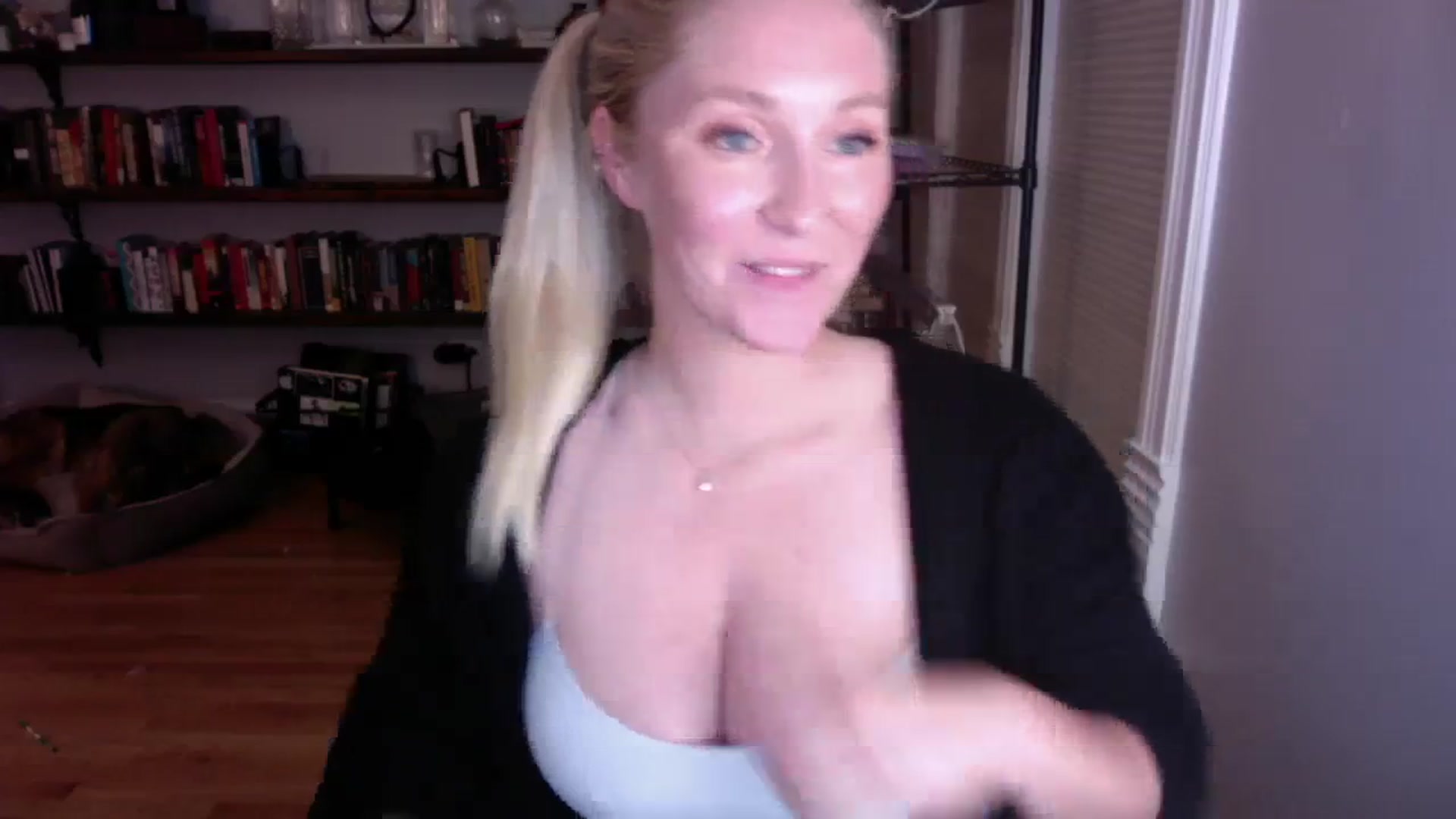 Gallery image thumbnail from BendyBlonde1's myfreecams stream on, 08/29/2023, 07:02 image 5 of 20