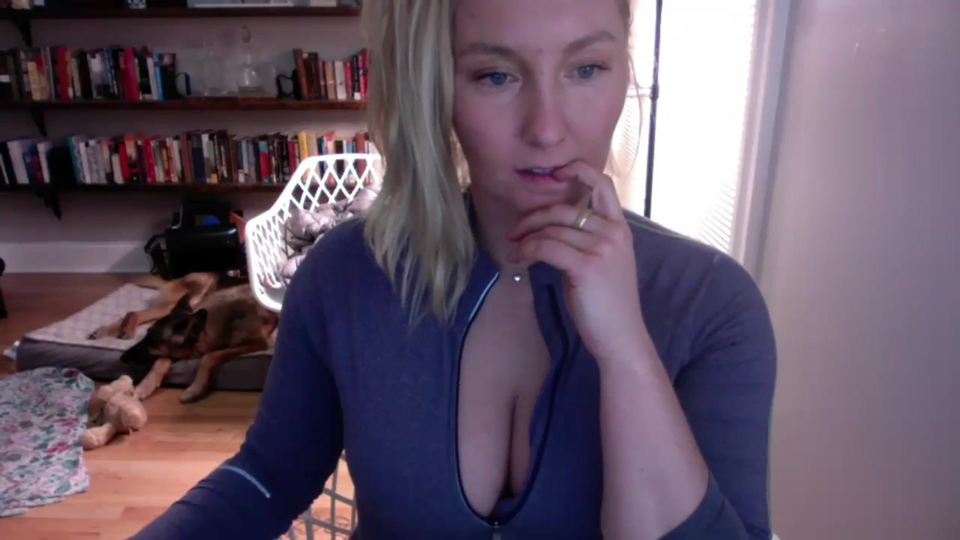 Gallery image thumbnail from BendyBlonde1's myfreecams stream on, 11/22/2023, 10:17 image 3 of 20